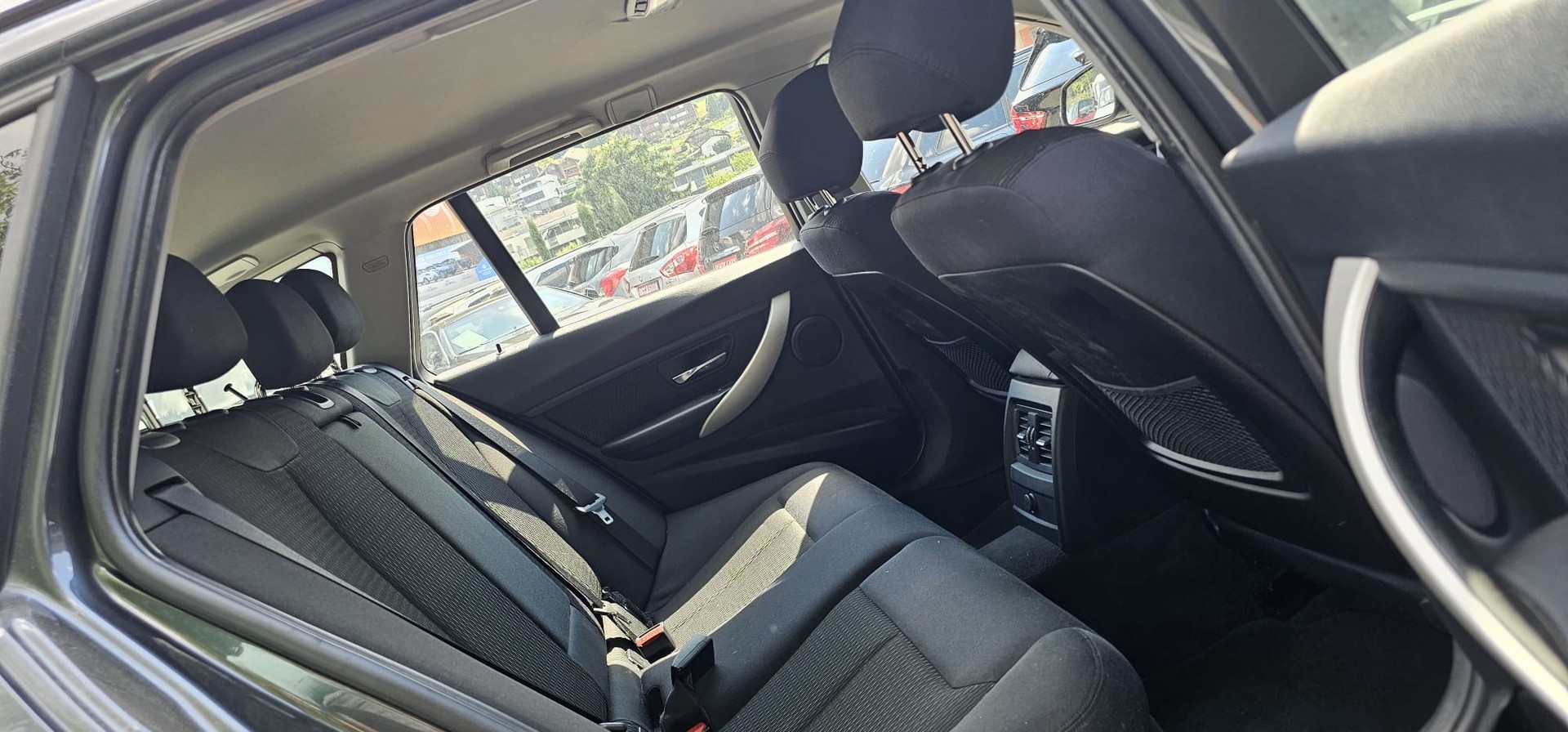 BMW 318d xDrive Touring Sport Line-image-7
