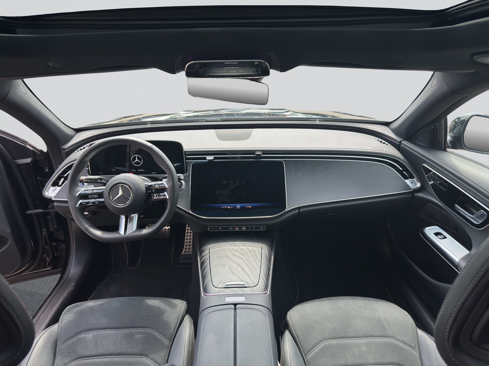 MERCEDES-BENZ E 220 d AMG Night 9G-Tronic-image-16