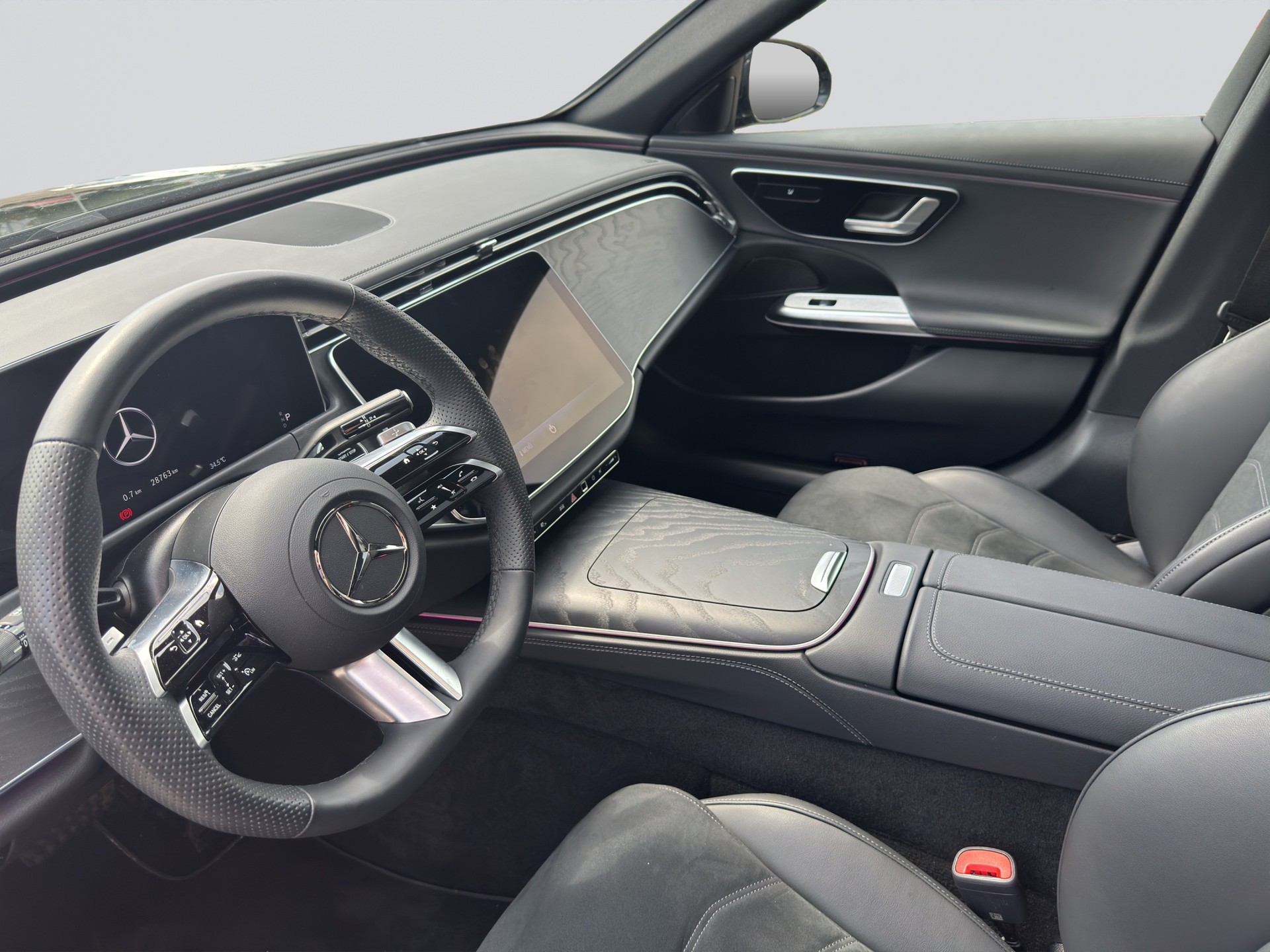 MERCEDES-BENZ E 220 d AMG Night 9G-Tronic-image-7
