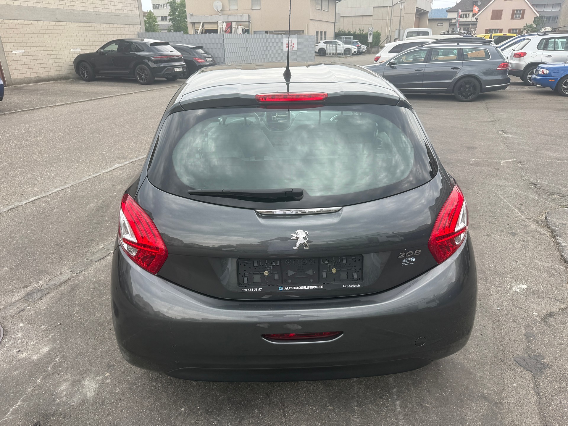 PEUGEOT 208 1.2 VTI Active-image-4