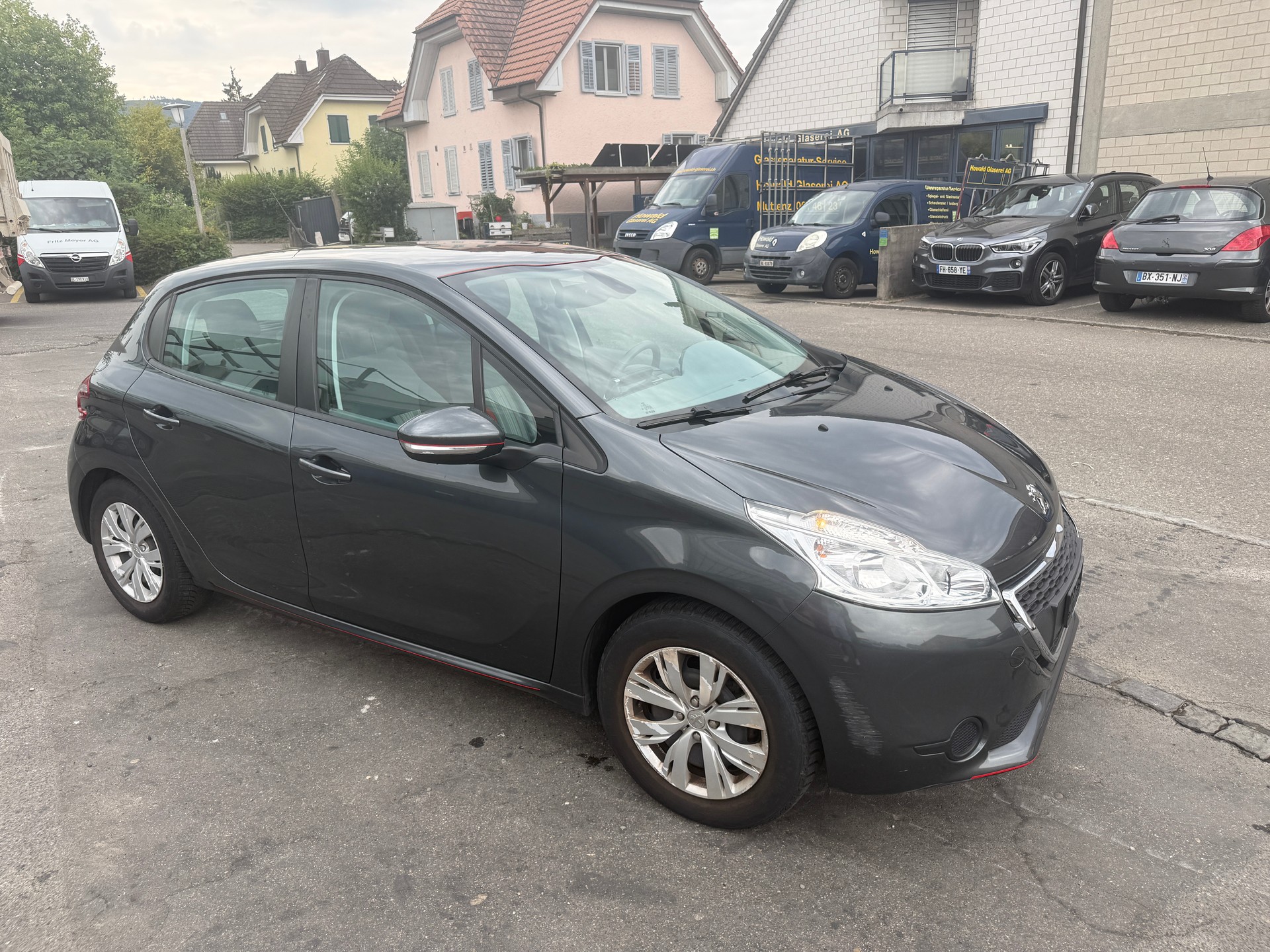 PEUGEOT 208 1.2 VTI Active-image-0