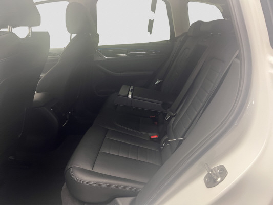 BMW iX3 Impressive-image-8