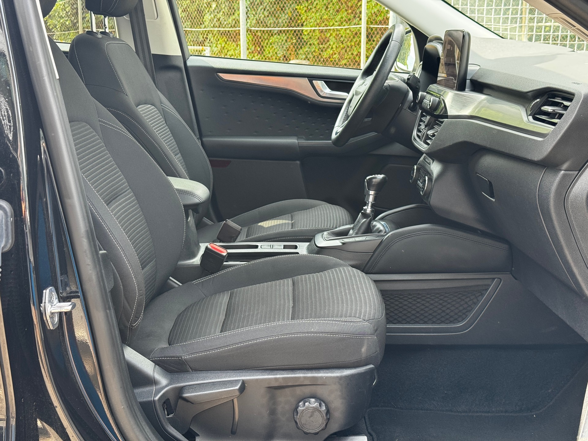 FORD Kuga 2.0 EcoBlue Hybrid Titanium 2WD-image-15