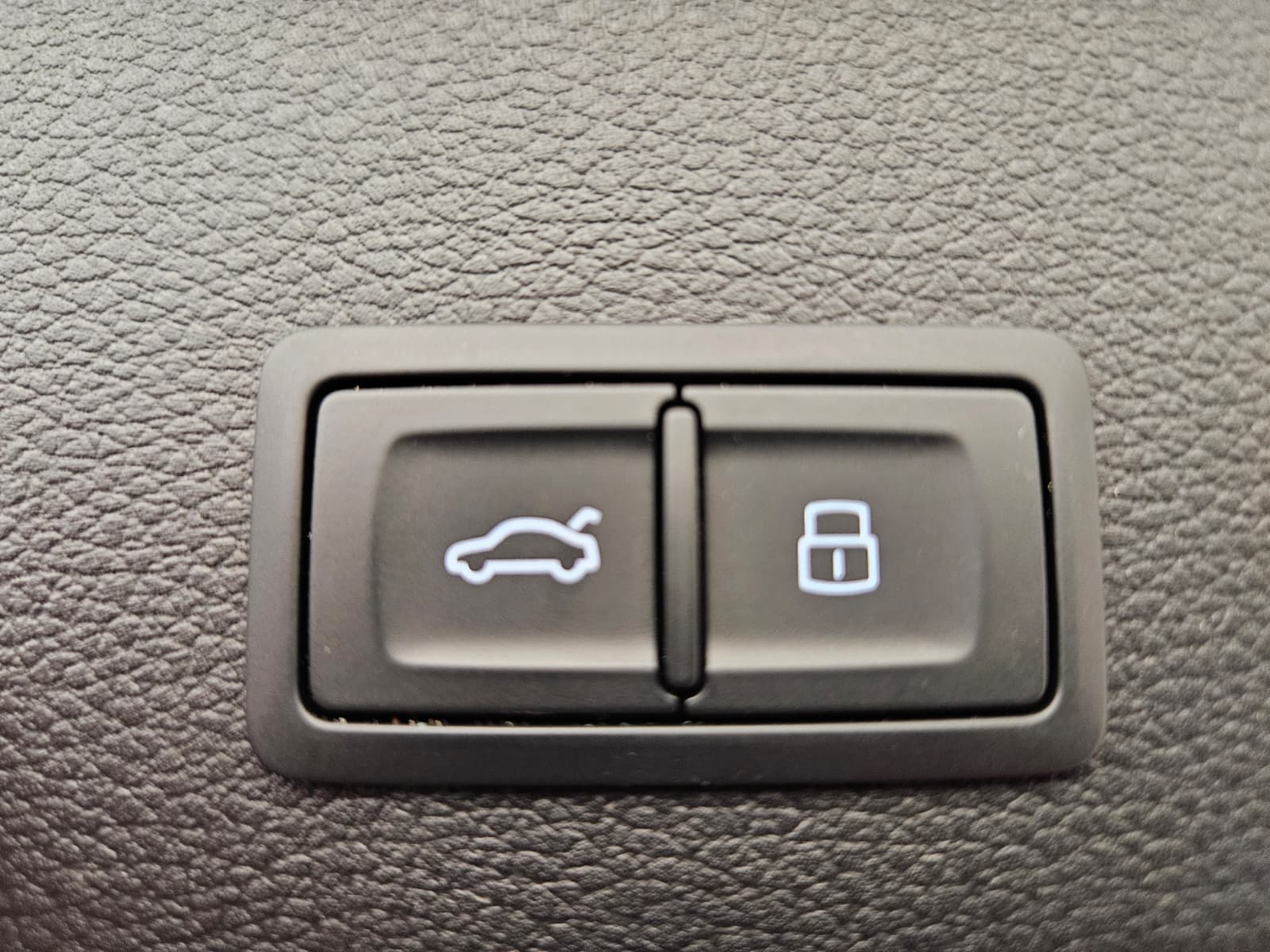 AUDI Q2 35 TFSI S line S-tronic-image-15