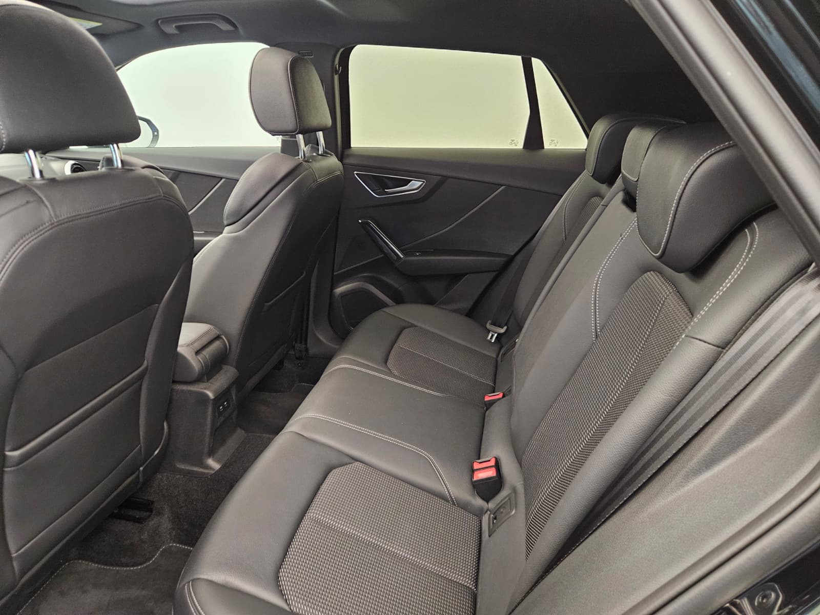 AUDI Q2 35 TFSI S line S-tronic-image-12