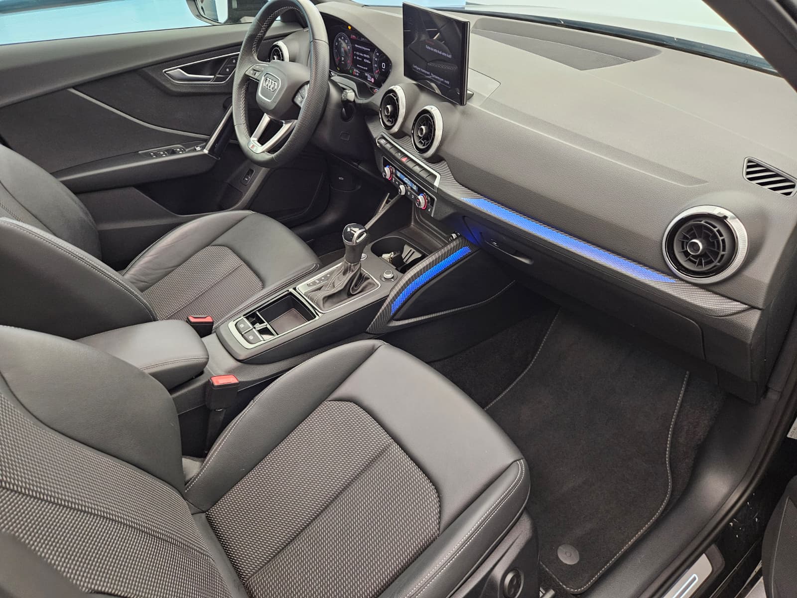 AUDI Q2 35 TFSI S line S-tronic-image-11