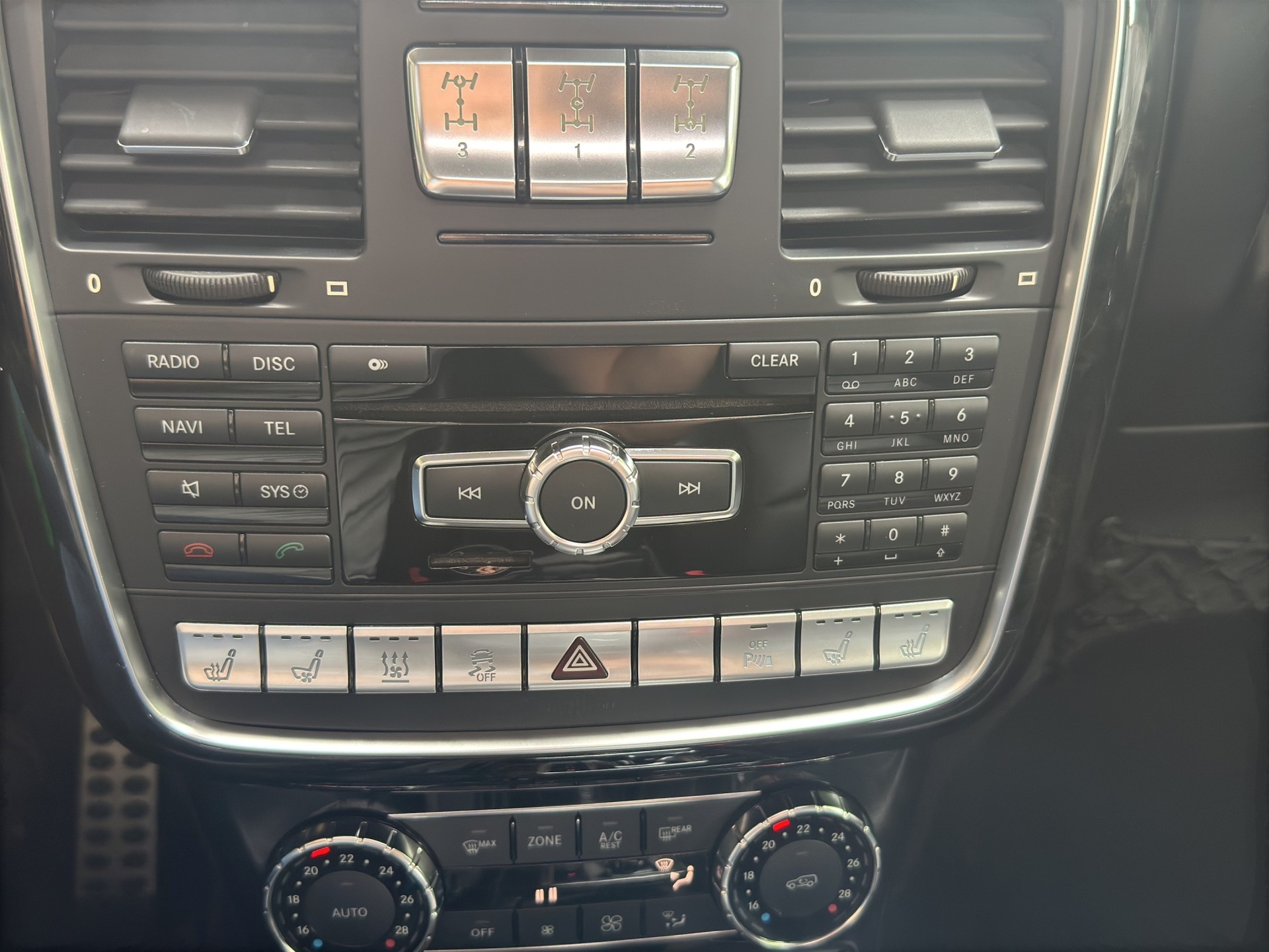 MERCEDES-BENZ G 500 (CH) Lang AHK / Sport Paket / Distronic Plus-image-21