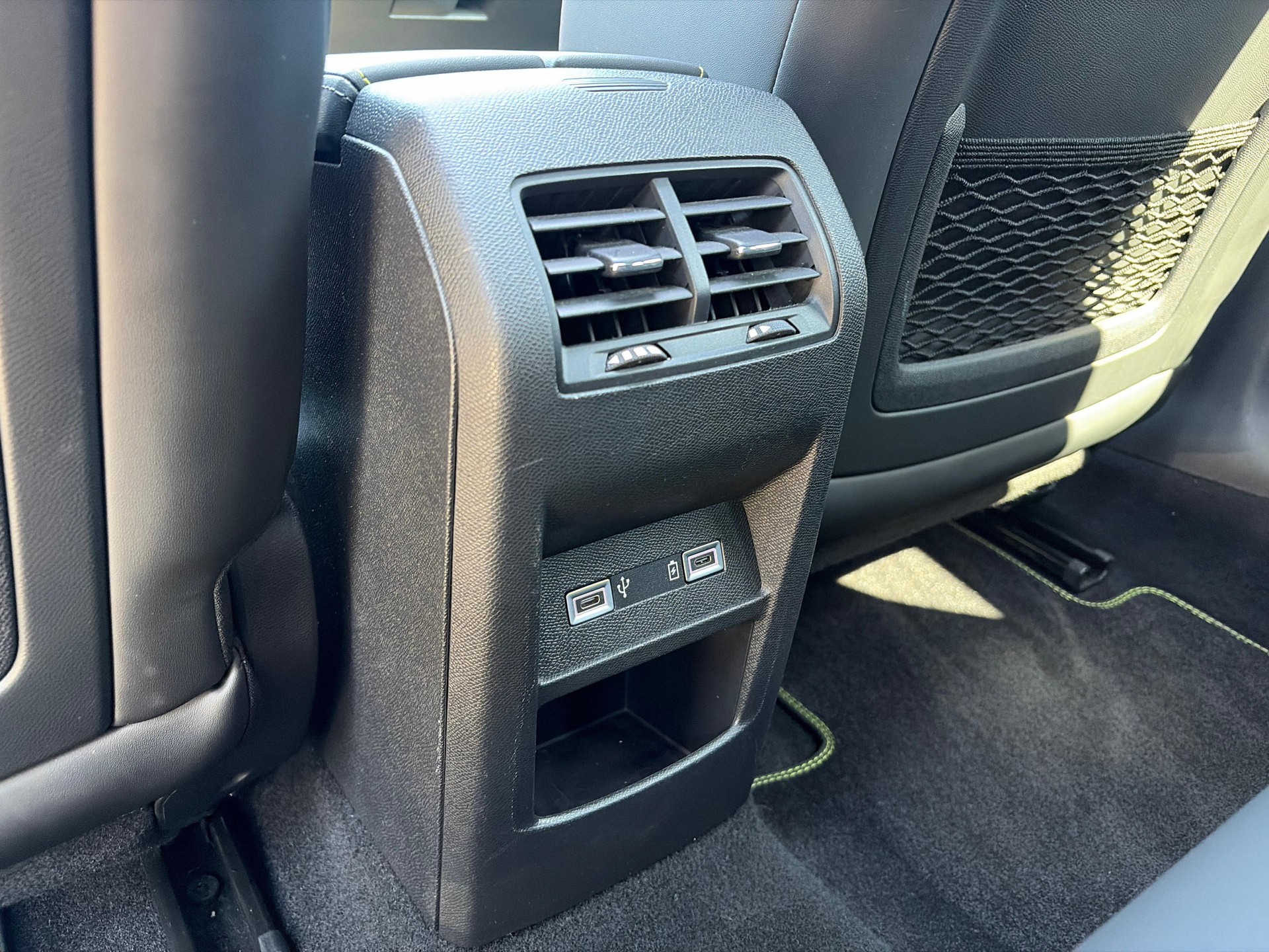 PEUGEOT 308 SW 1.2 Hybrid GT-image-13