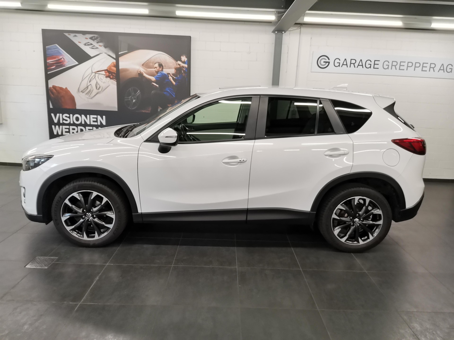 MAZDA CX-5 2.0 Revolution AWD-image-2