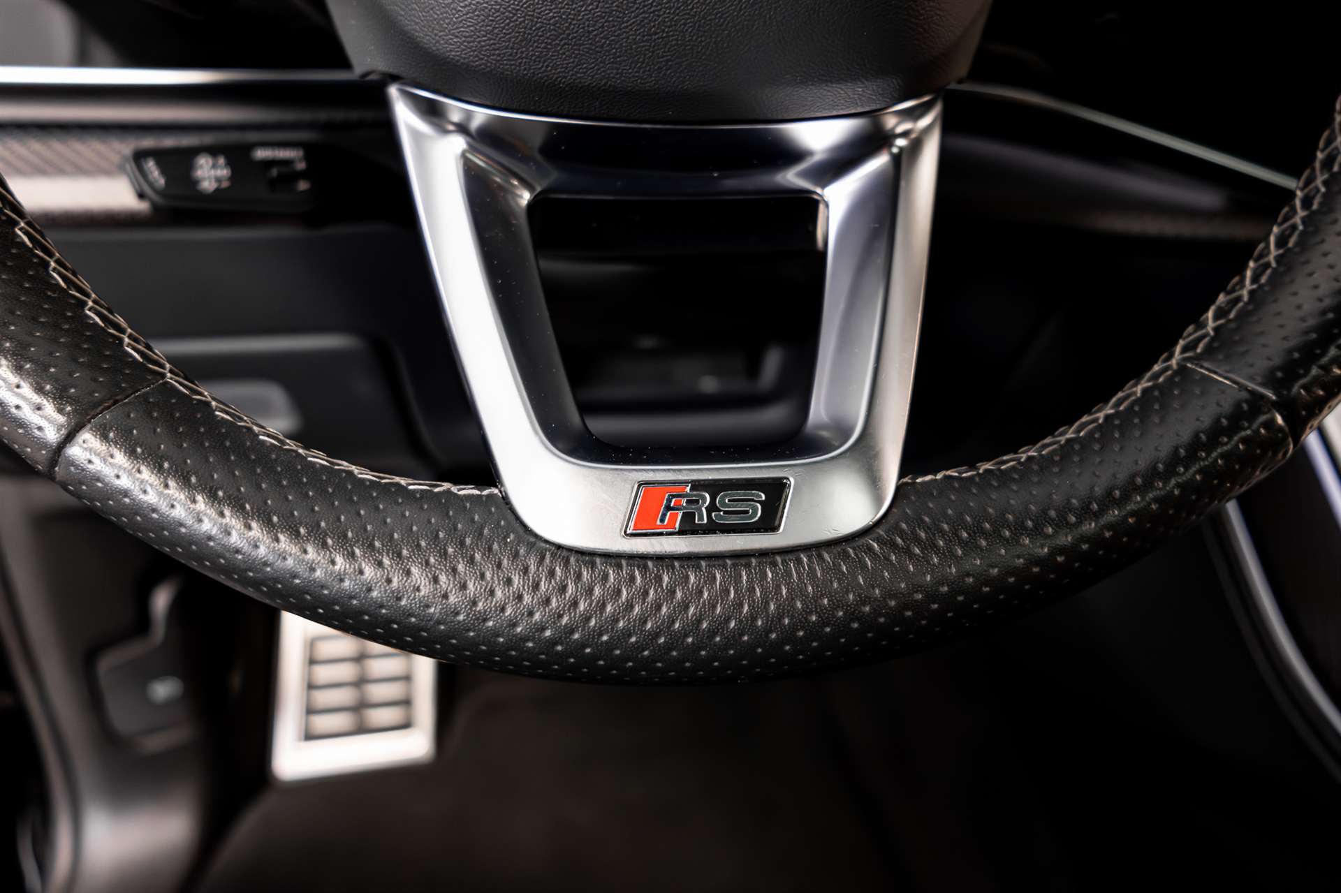 AUDI RSQ8 quattro tiptronic-image-11