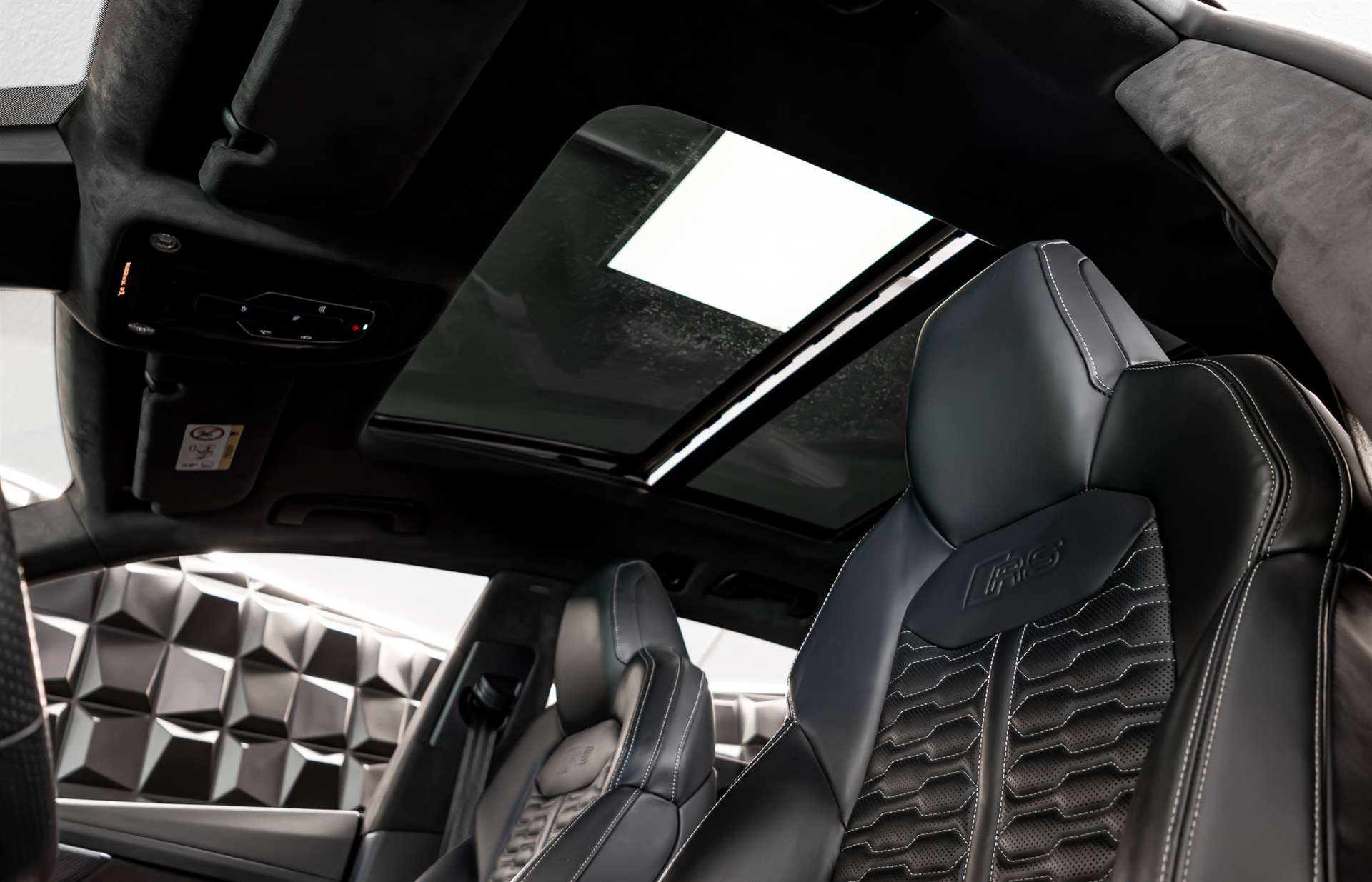 AUDI RSQ8 quattro tiptronic-image-15
