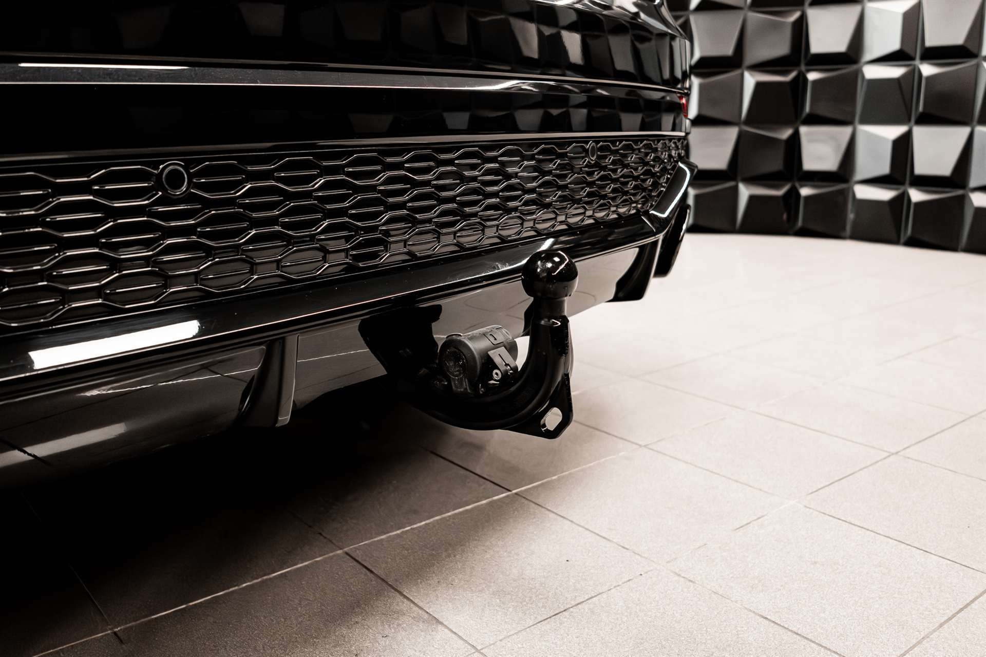 AUDI RSQ8 quattro tiptronic-image-5
