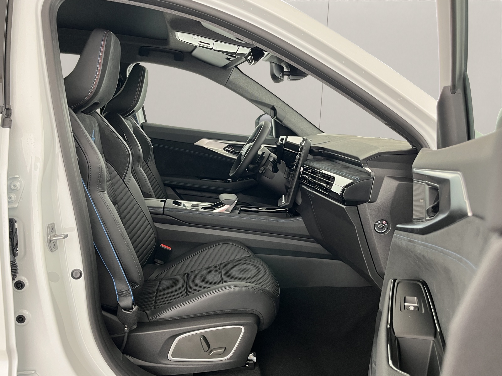 RENAULT Austral 1.2 E-Tech esprit Alpine-image-15