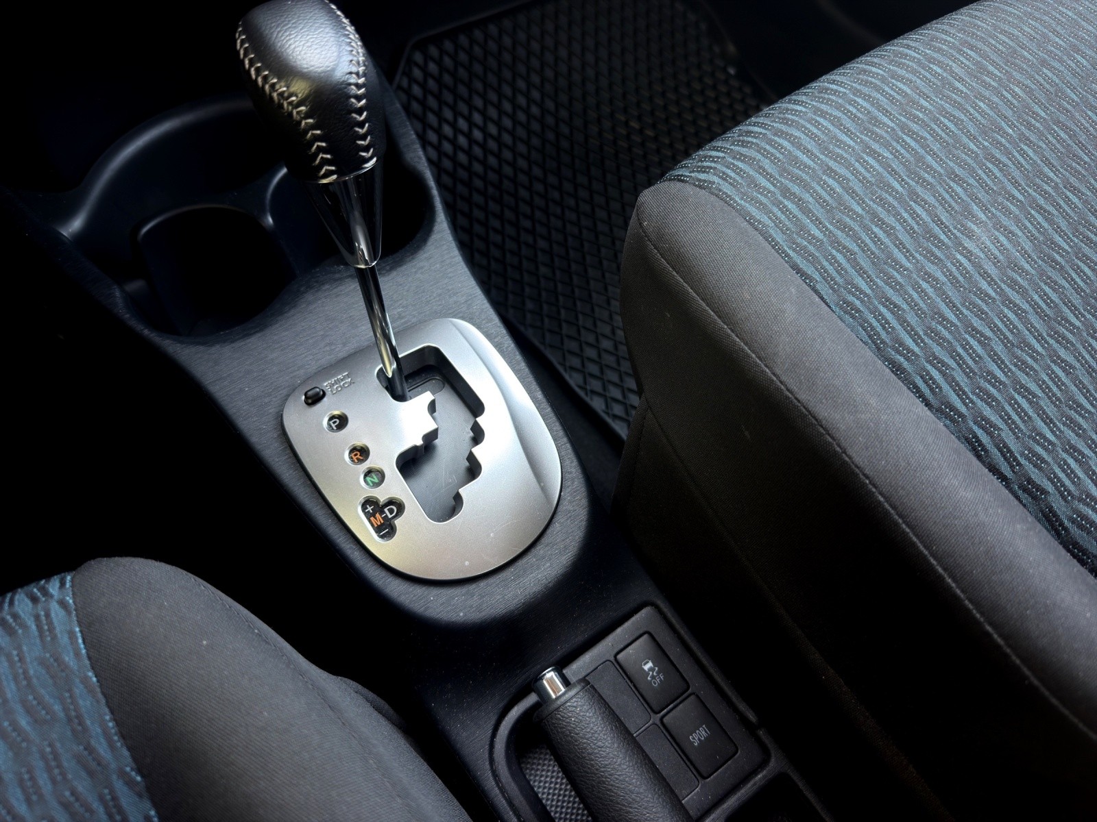 TOYOTA Yaris 1.33 Luna Multidrive-image-16