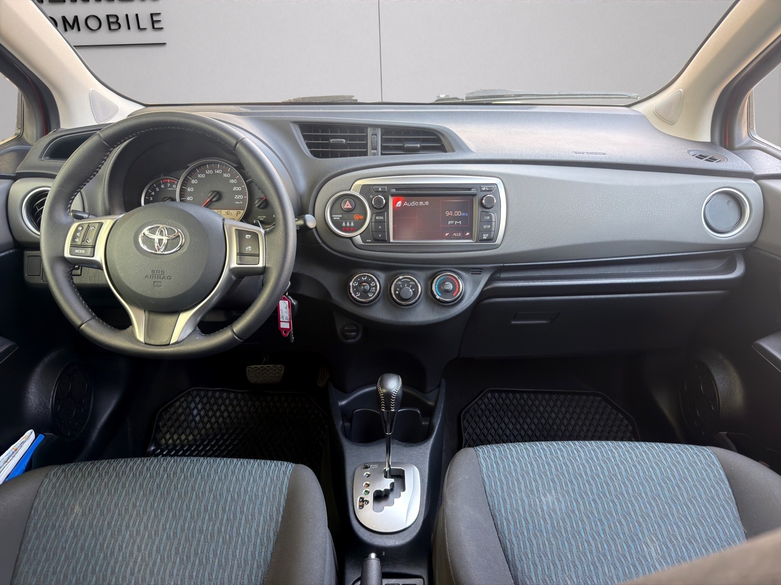 TOYOTA Yaris 1.33 Luna Multidrive-image-13