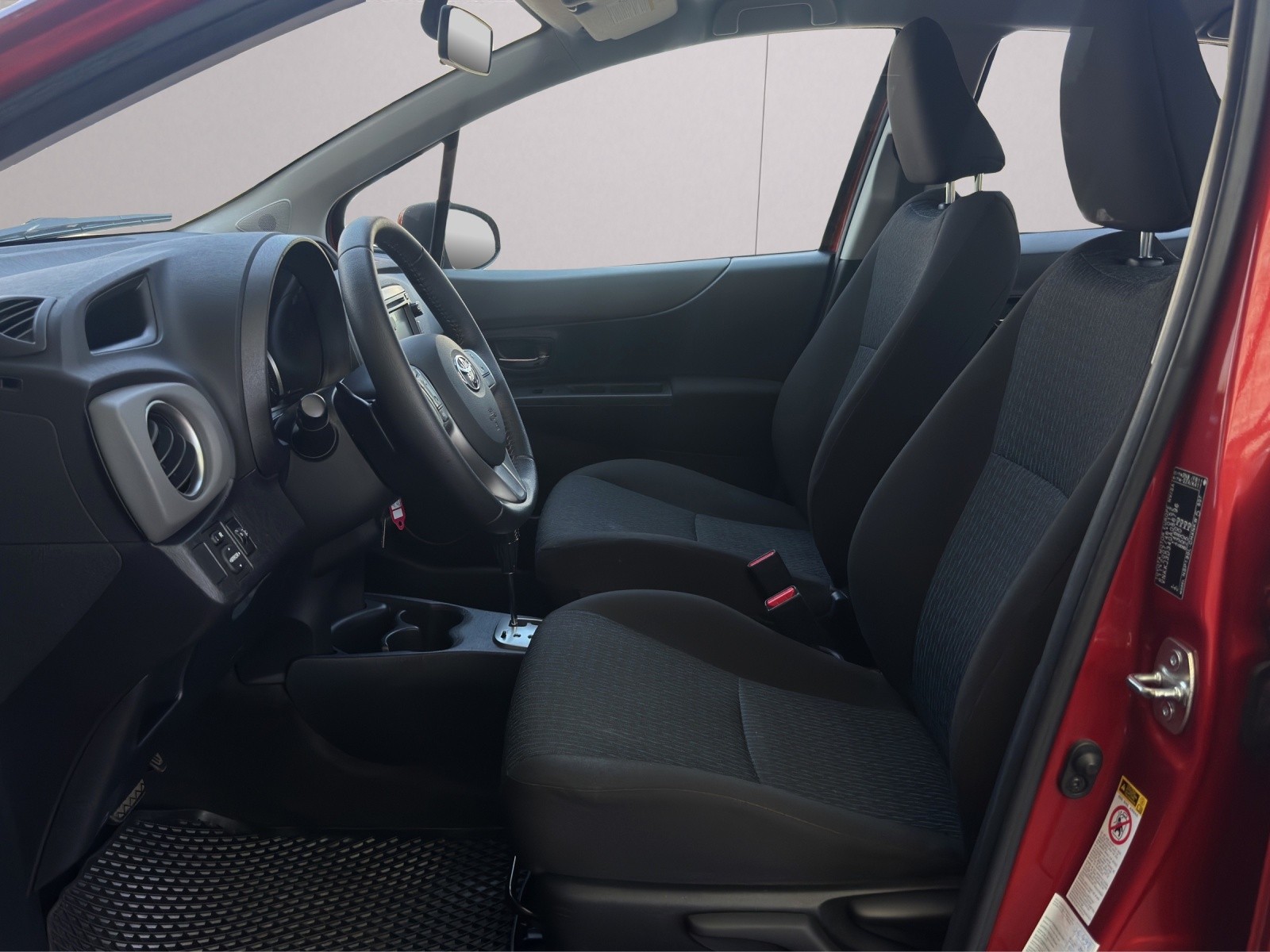 TOYOTA Yaris 1.33 Luna Multidrive-image-9