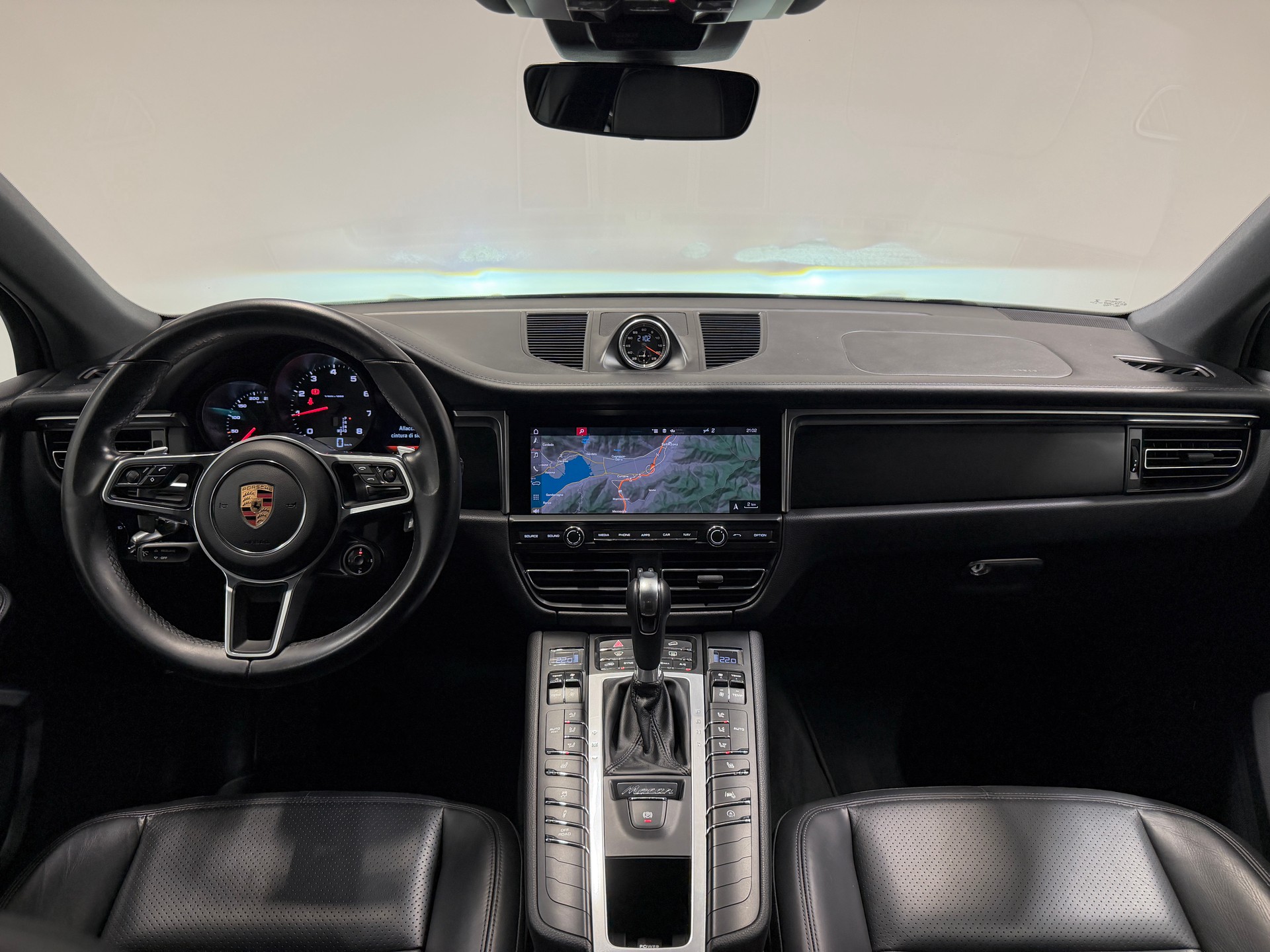 PORSCHE Macan PDK-image-8