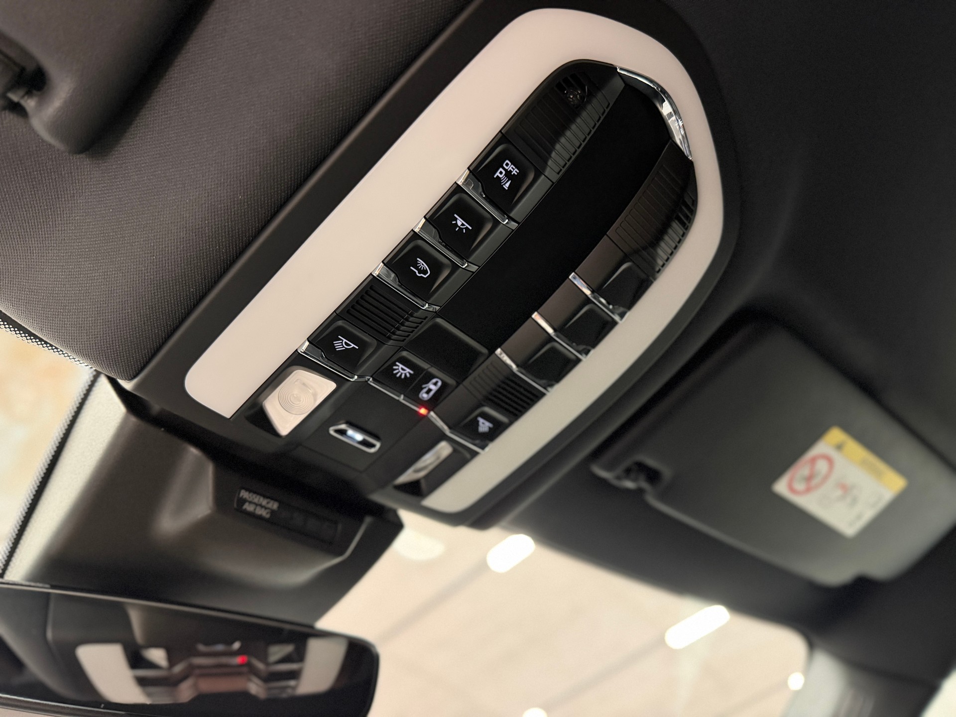PORSCHE Macan PDK-image-12