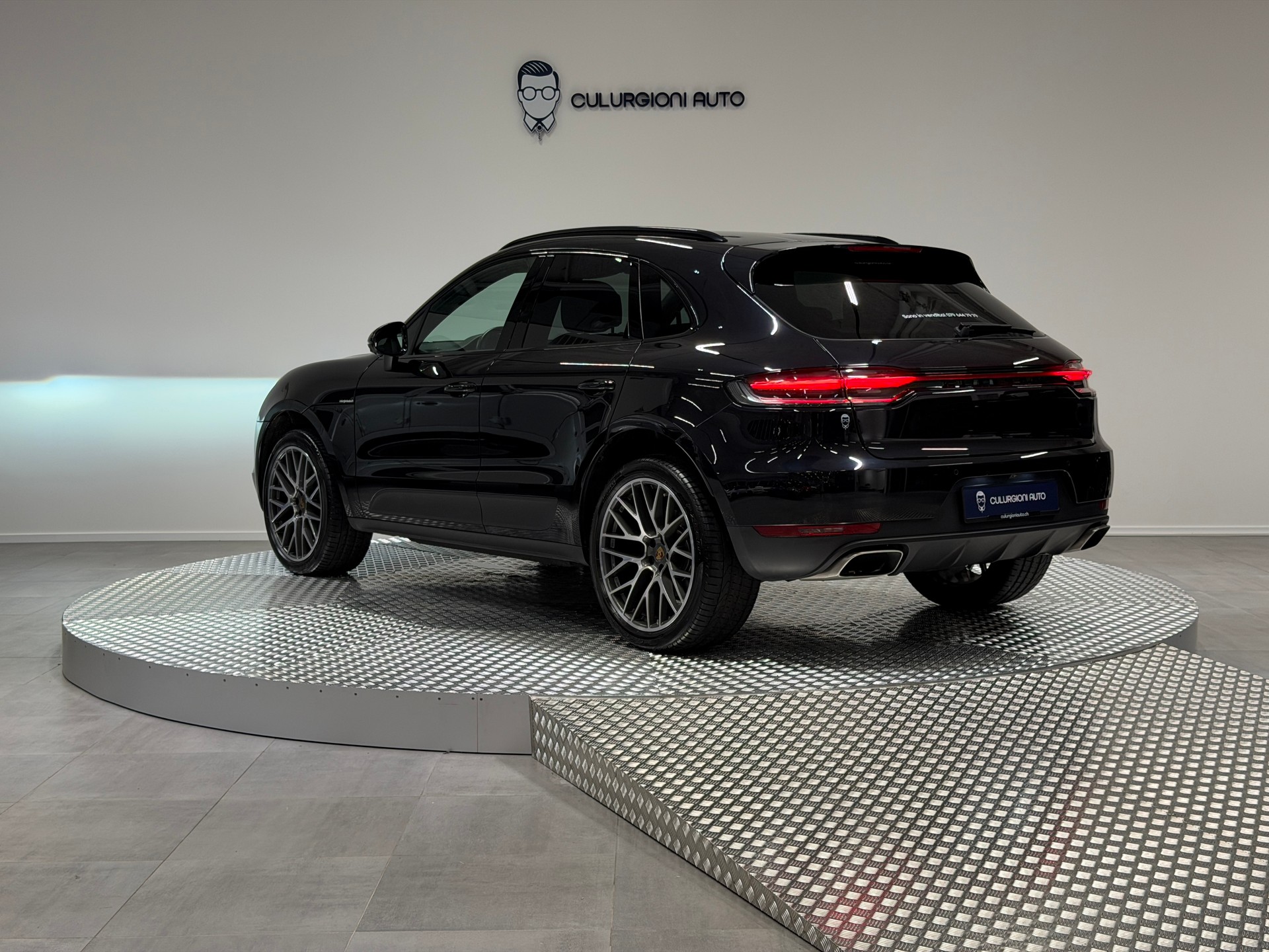 PORSCHE Macan PDK-image-6