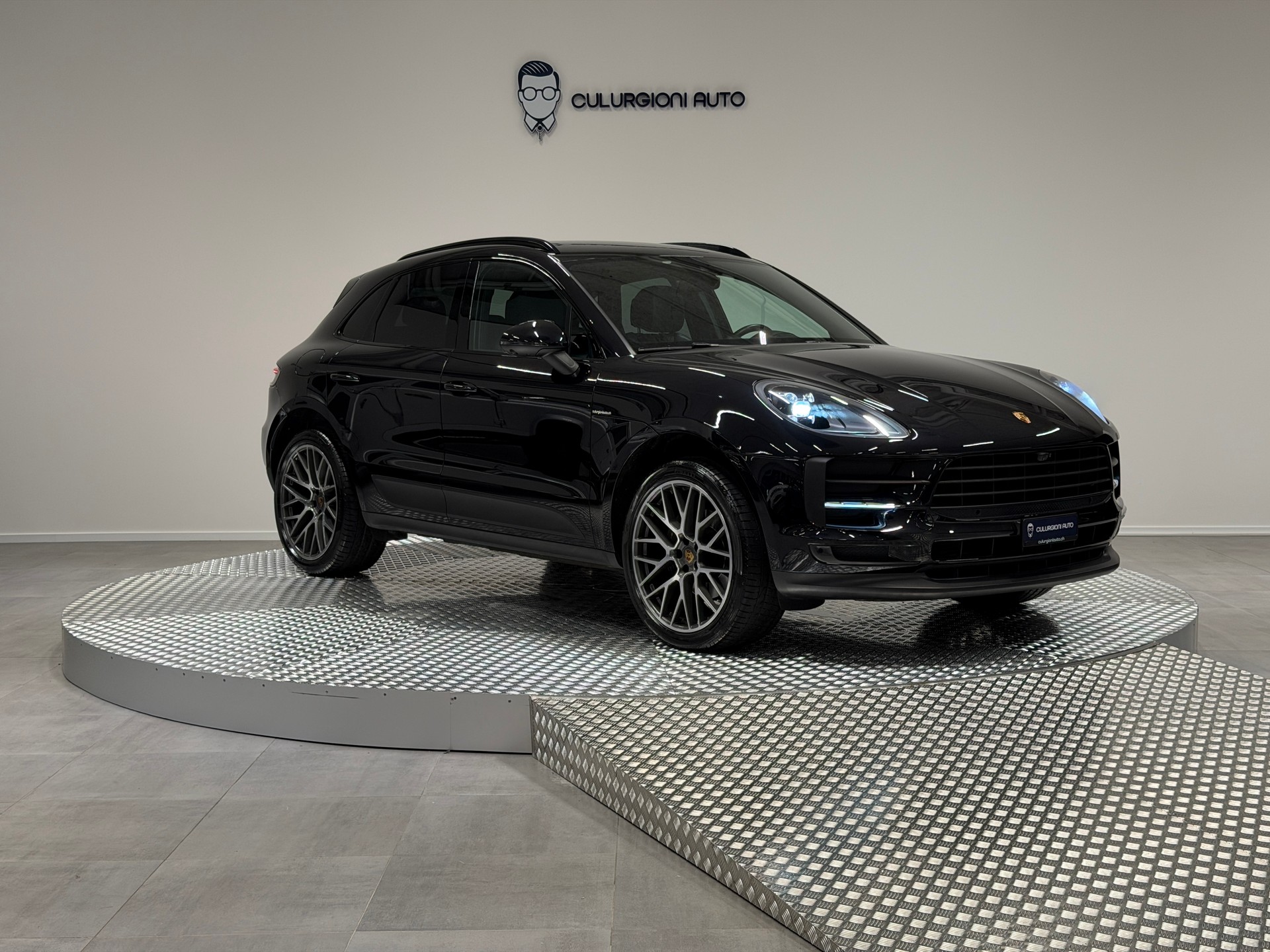 PORSCHE Macan PDK-image-2