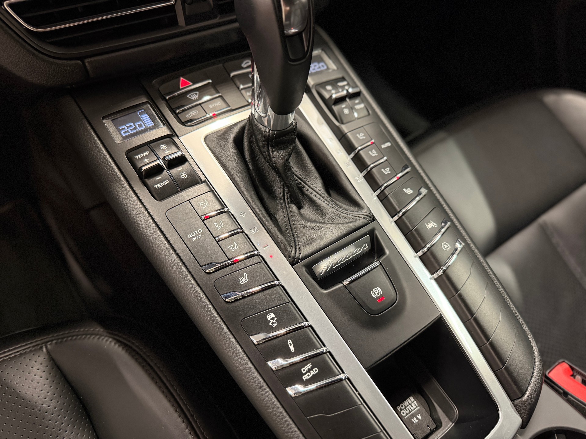 PORSCHE Macan PDK-image-11