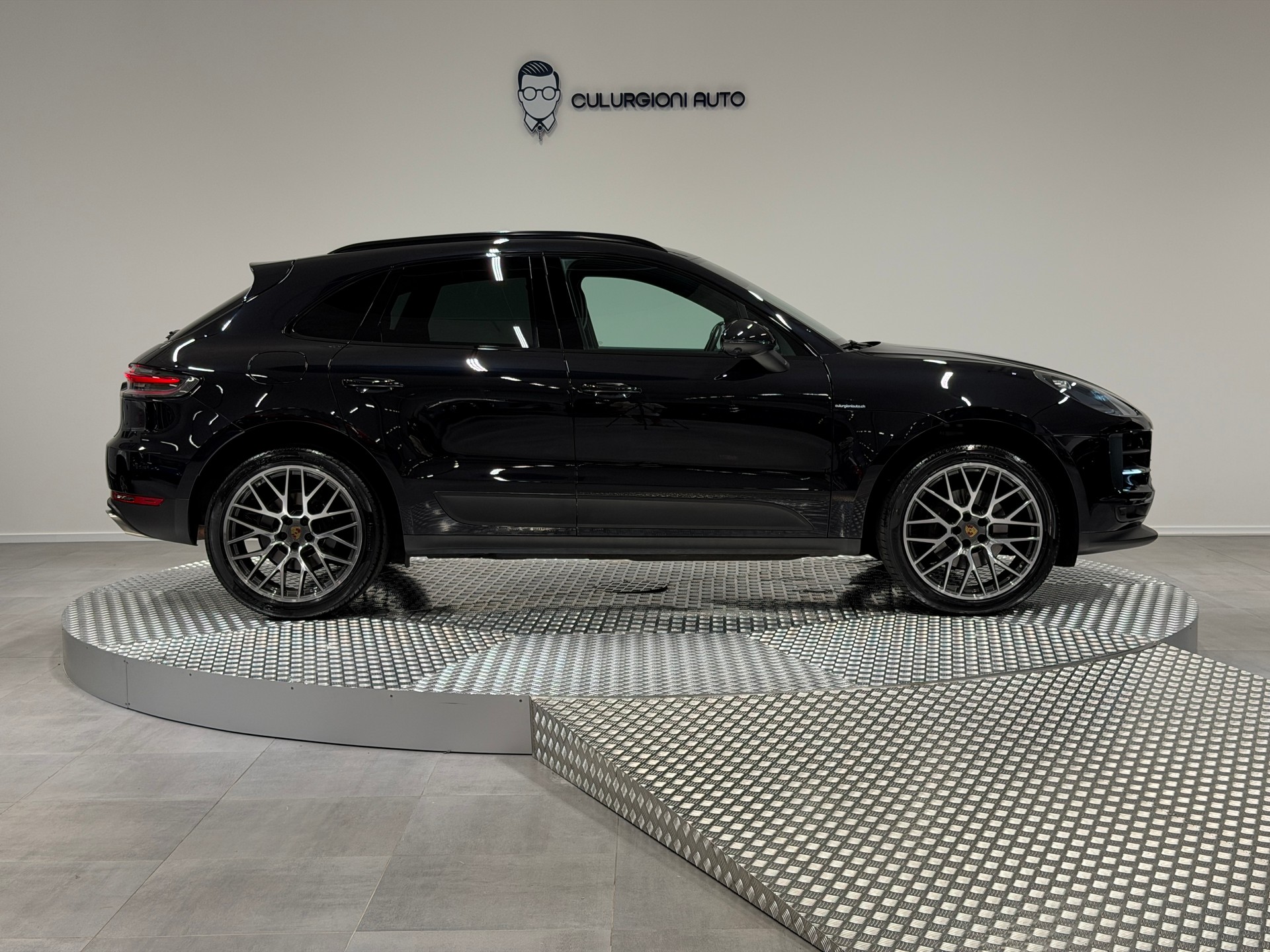 PORSCHE Macan PDK-image-3