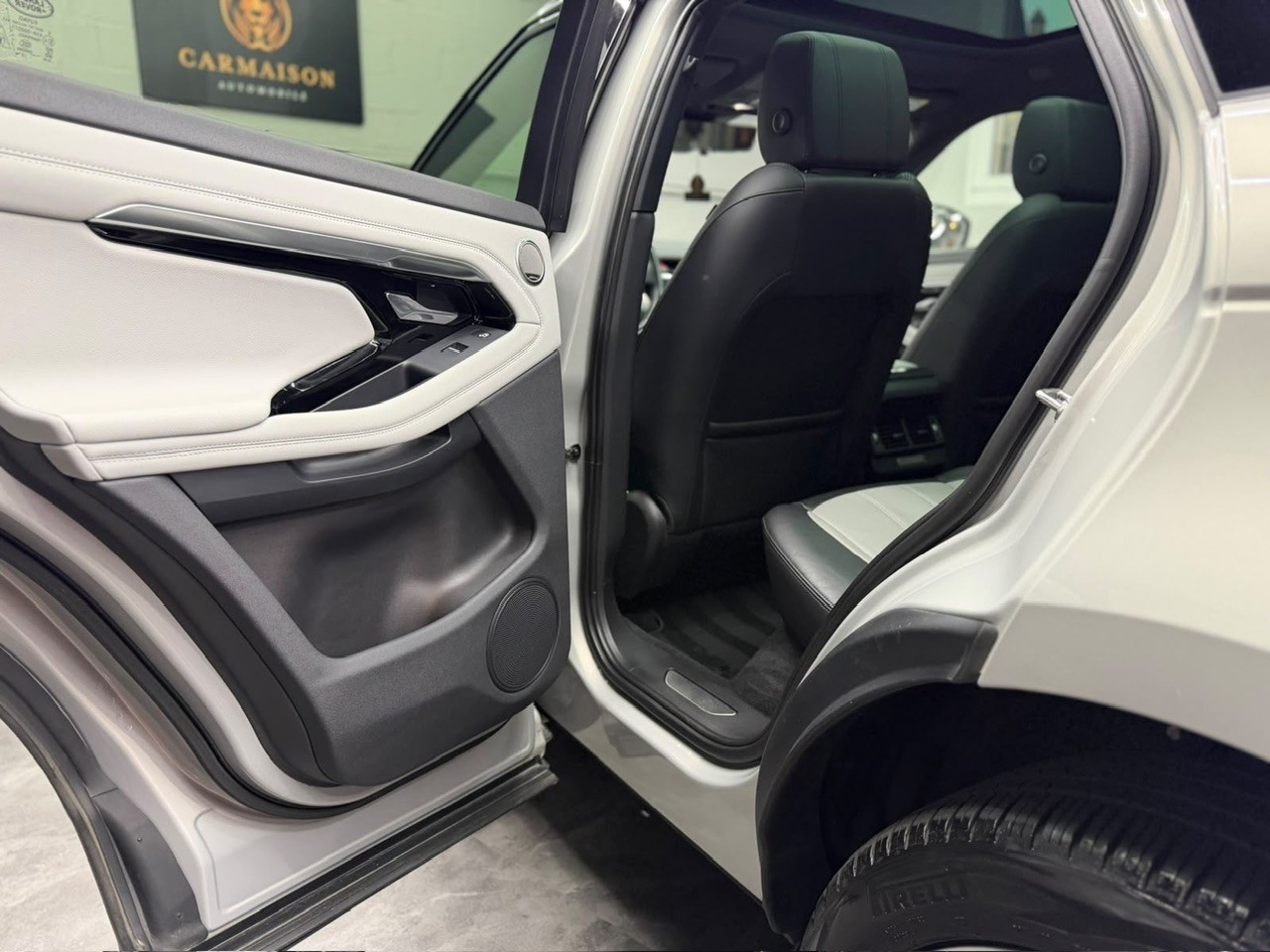 LAND ROVER Range Rover Evoque R-Dynamic P 250 HSE AT9-image-23