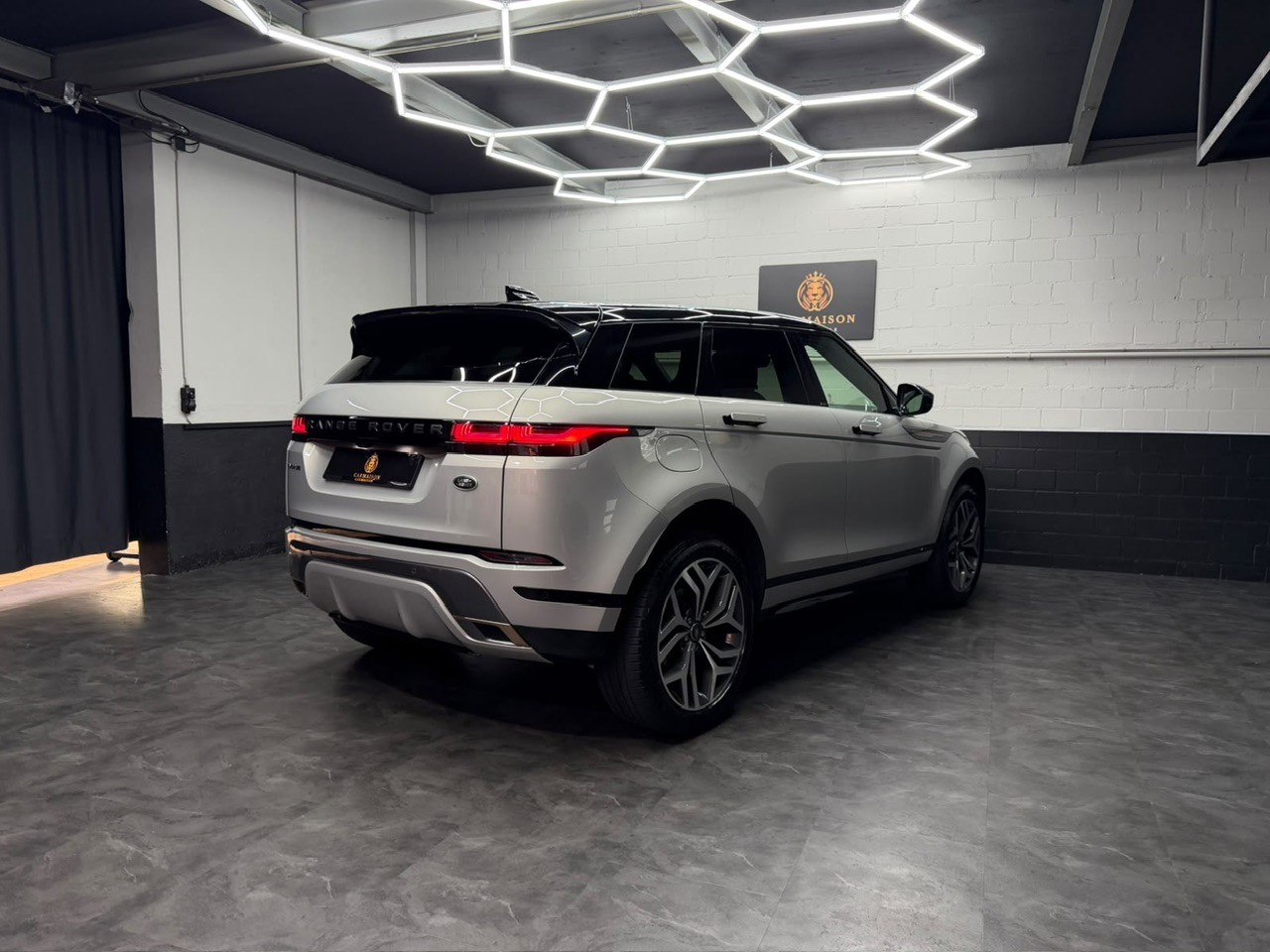 LAND ROVER Range Rover Evoque R-Dynamic P 250 HSE AT9-image-8