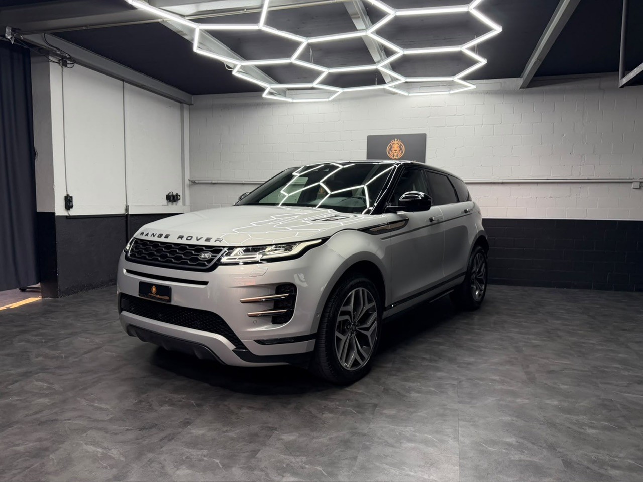 LAND ROVER Range Rover Evoque R-Dynamic P 250 HSE AT9-image-2
