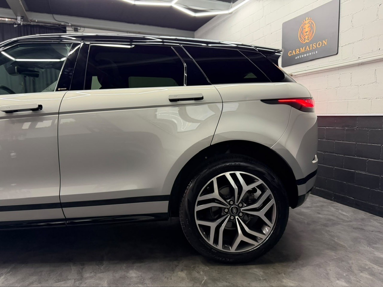 LAND ROVER Range Rover Evoque R-Dynamic P 250 HSE AT9-image-3
