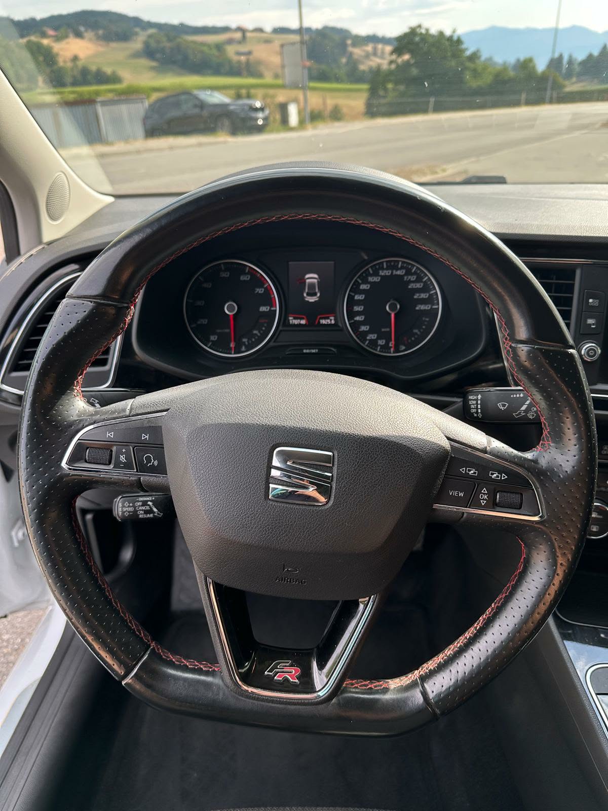 SEAT Leon 2.0 TSI FR DSG-image-11