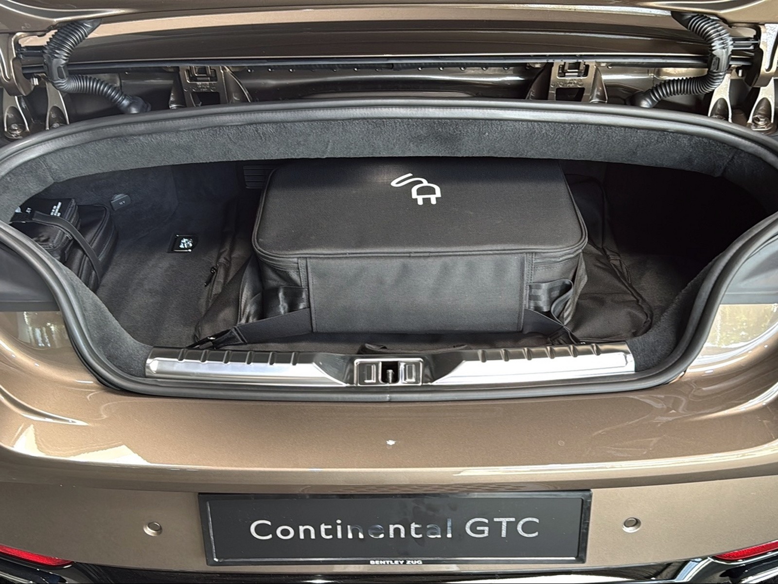 BENTLEY Continental GTC 4.0 V8 Hybrid Azure-image-9