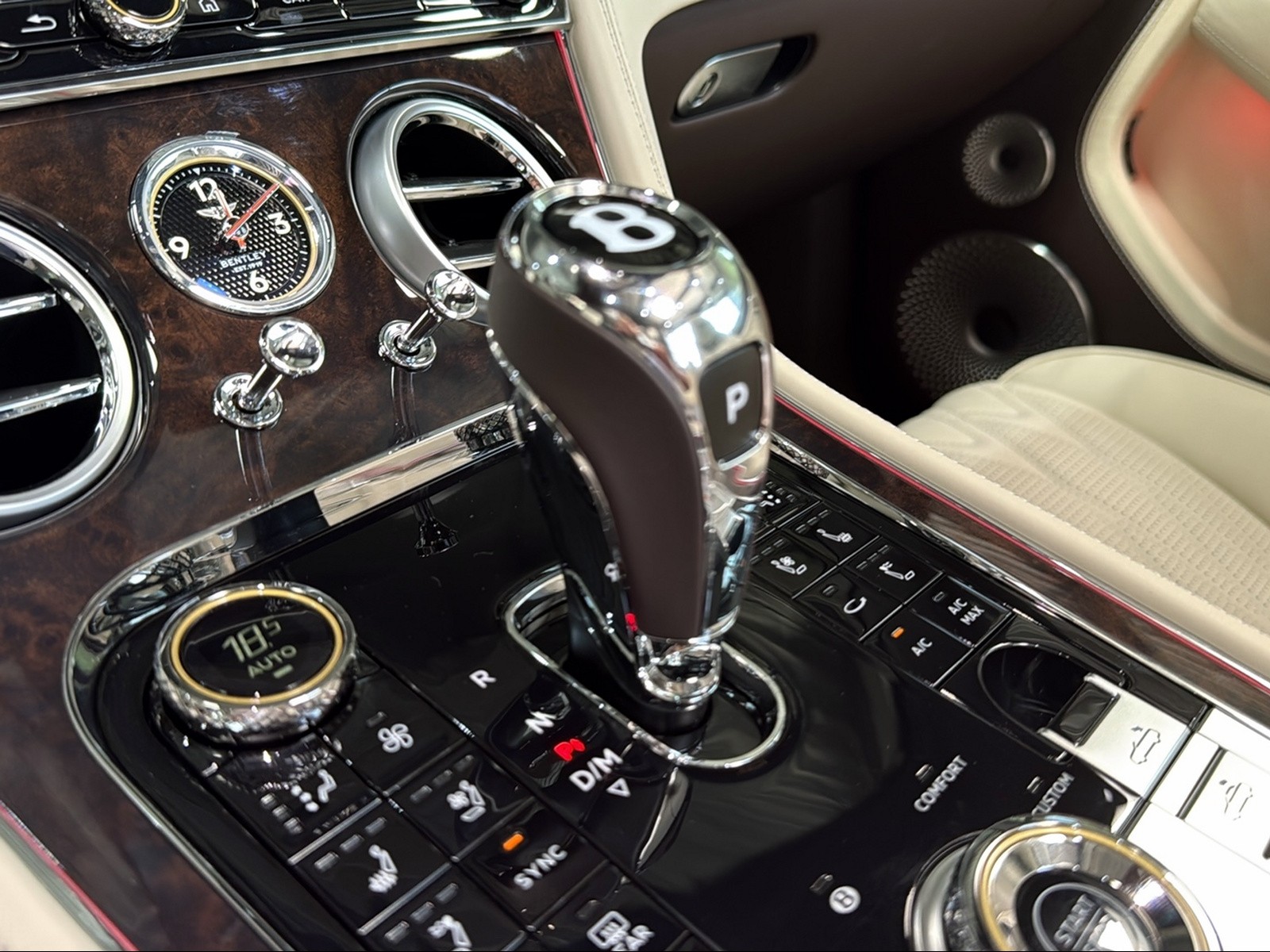 BENTLEY Continental GTC 4.0 V8 Hybrid Azure-image-14