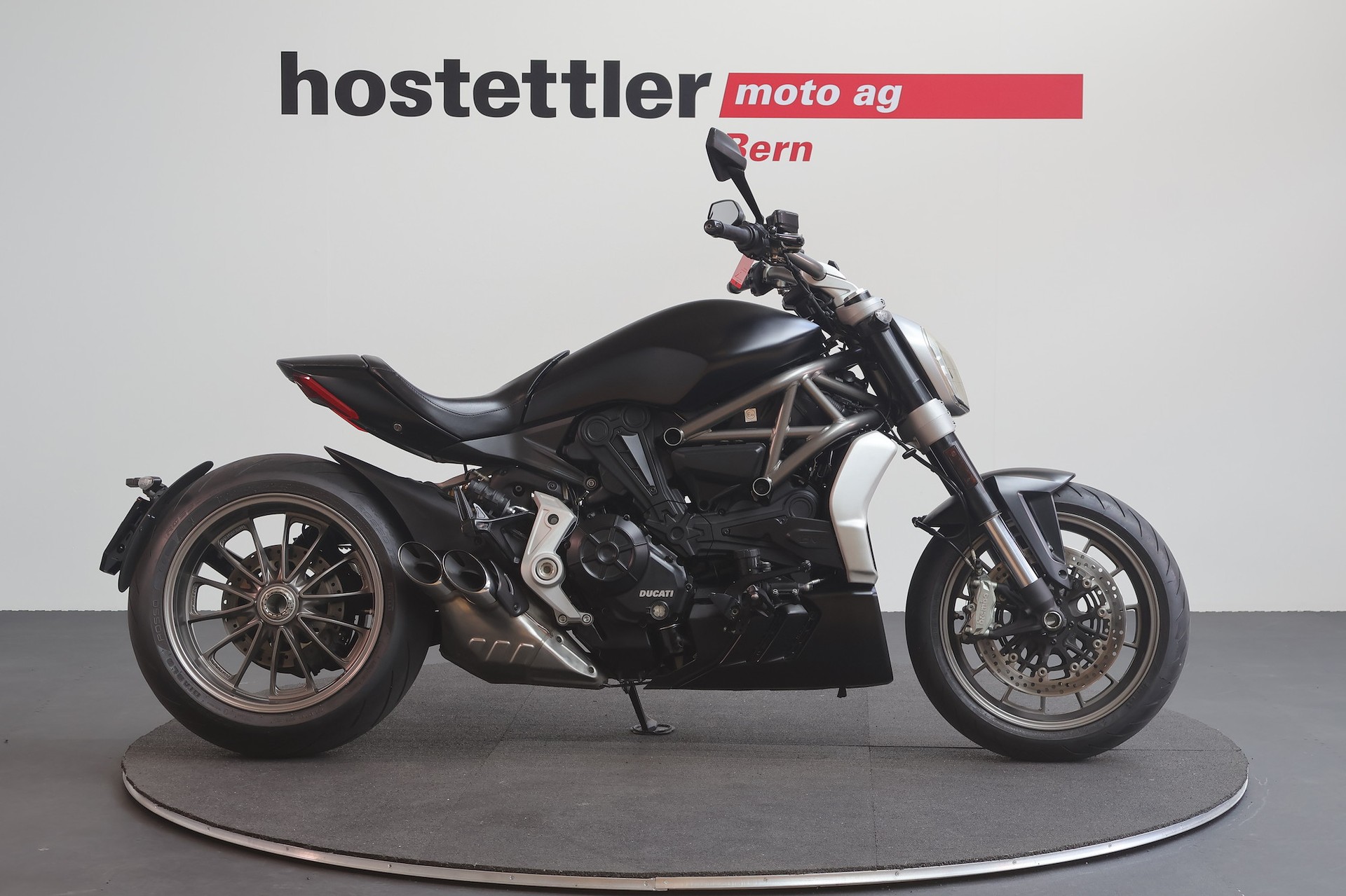 DUCATI 1260 X Diavel-showroom-element-1