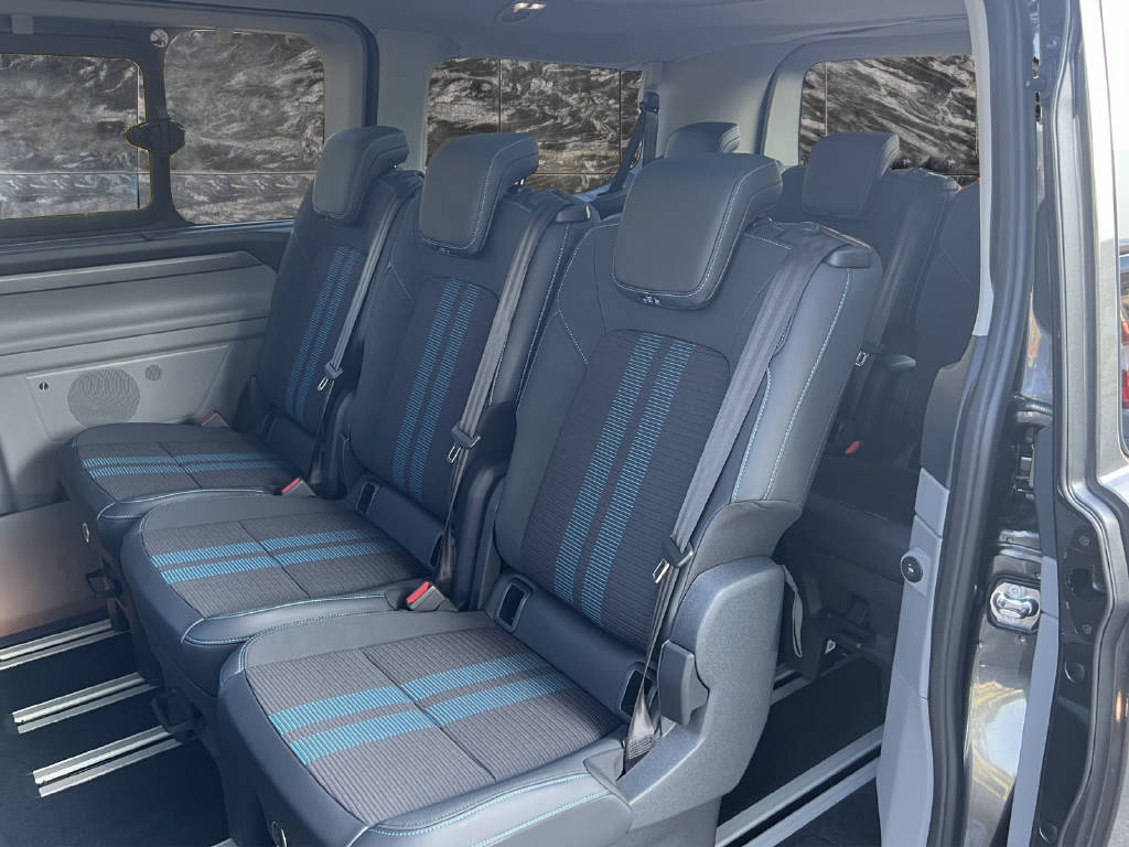 FORD Tourneo Custom Bus 320 L1 2.0 EcoBlue 170 Sport 4x4-image-8