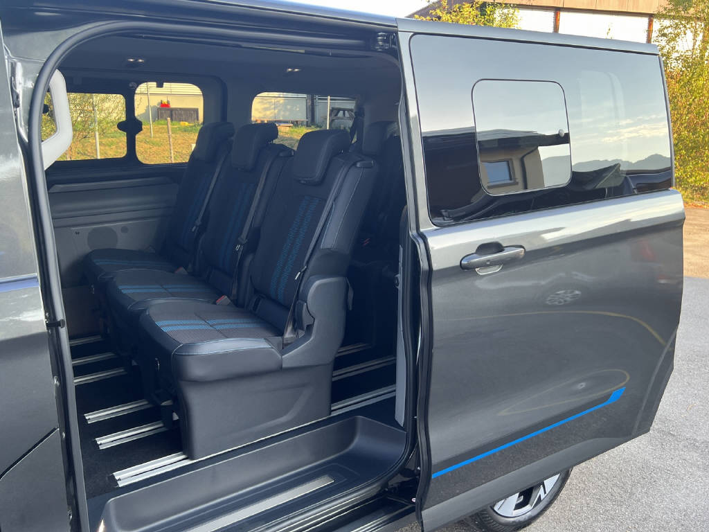 FORD Tourneo Custom Bus 320 L1 2.0 EcoBlue 170 Sport 4x4-image-10