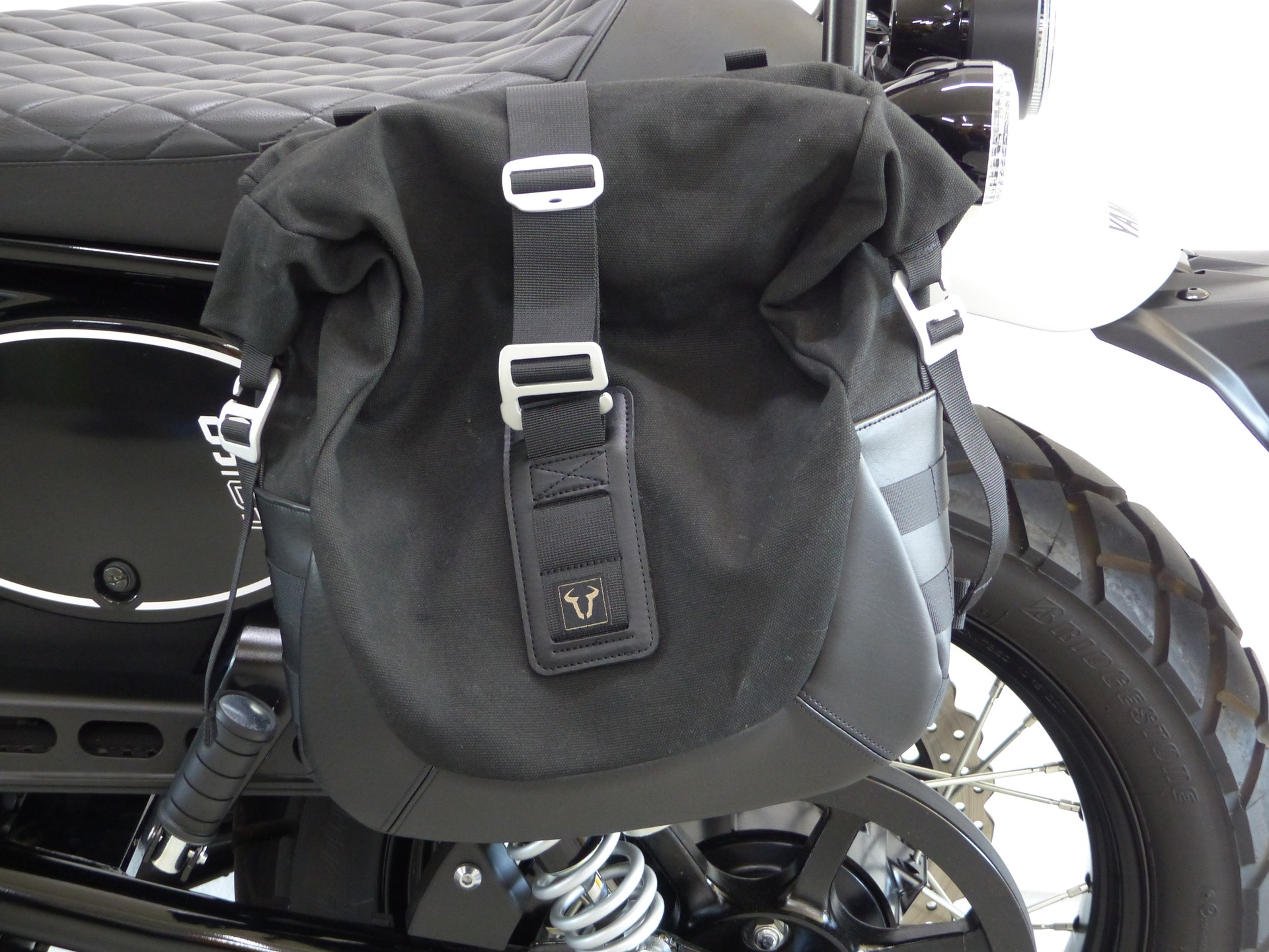 YAMAHA SCR 950 ABS mit Zubehör-image-9