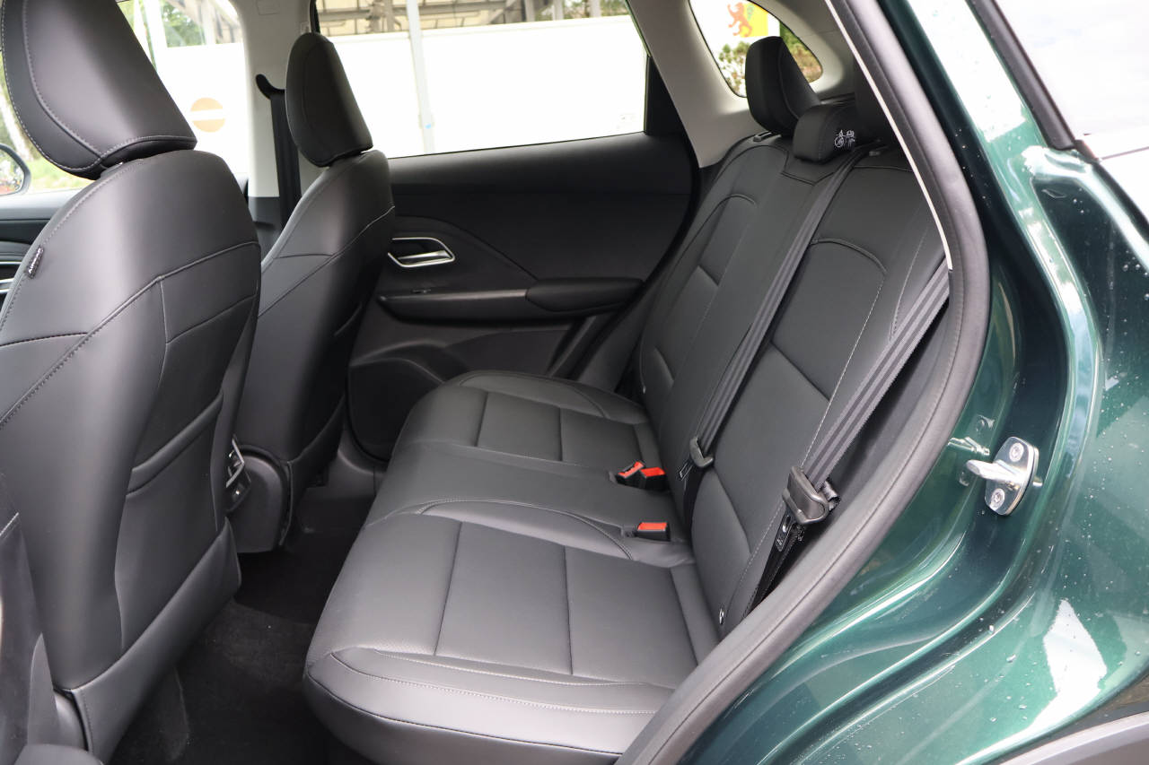MG ZS 1.5 Hybrid+ Luxury-image-15