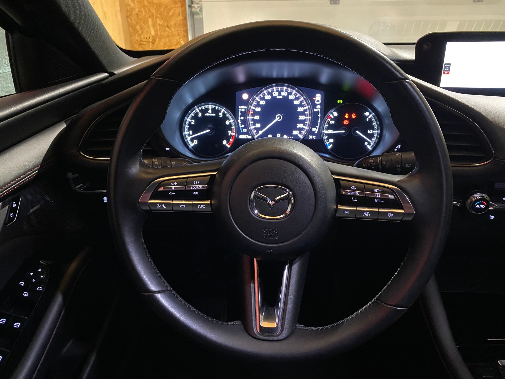 MAZDA 3 Hatchback SKYACTIV-X M Hybrid 186 Homura Automat-image-19