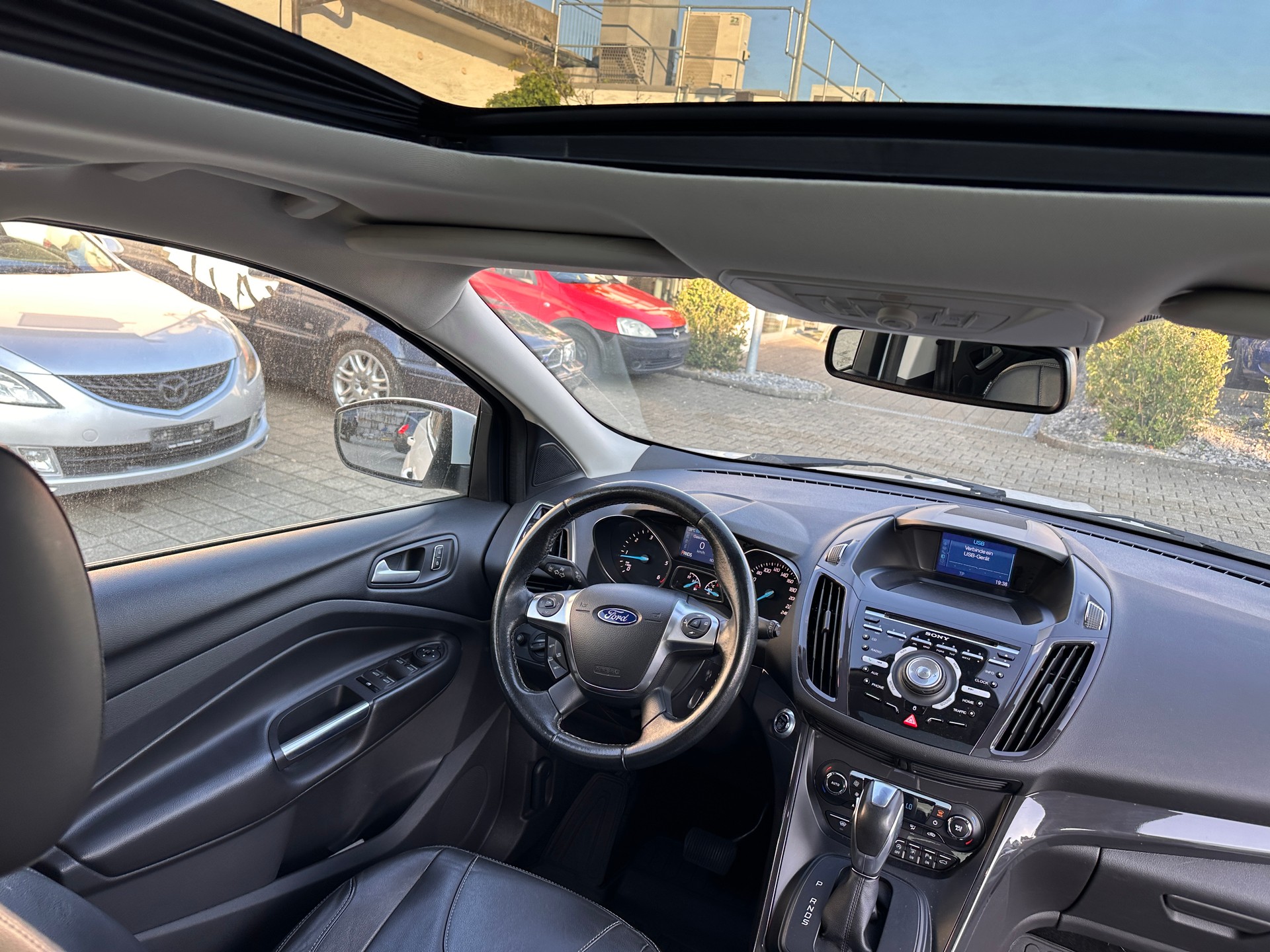 FORD Kuga 2.0 TDCi Titanium S 4WD PowerShift-image-12