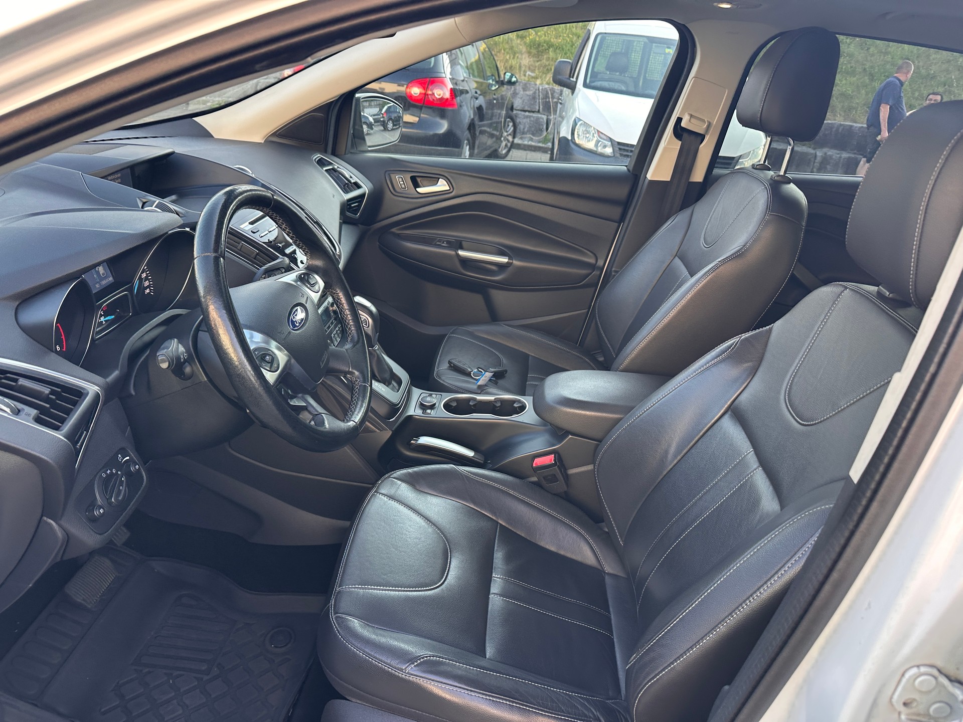 FORD Kuga 2.0 TDCi Titanium S 4WD PowerShift-image-8