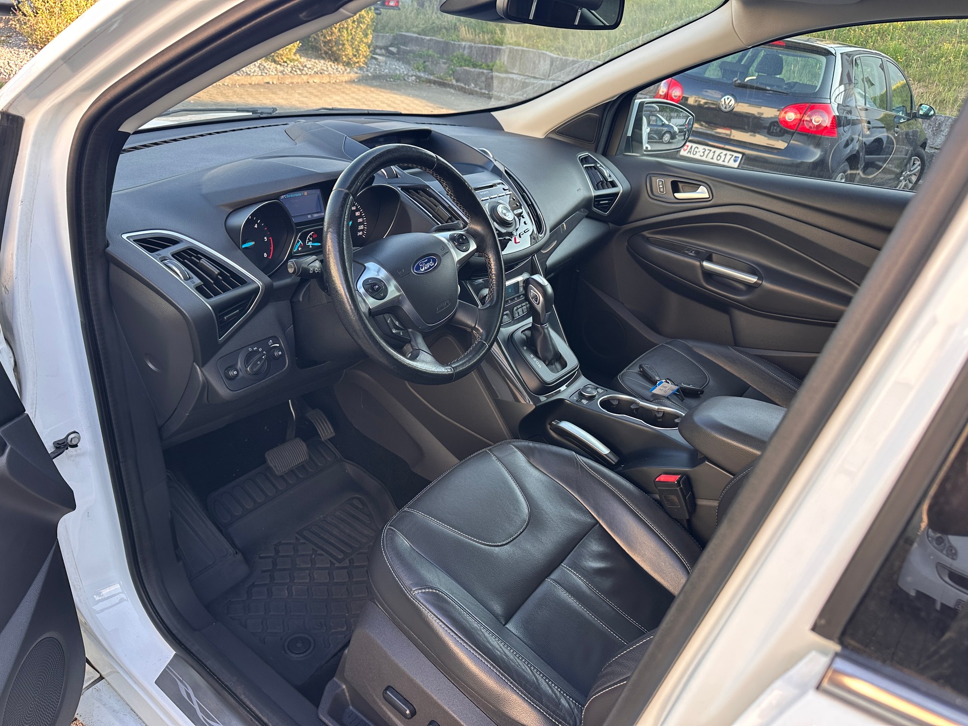 FORD Kuga 2.0 TDCi Titanium S 4WD PowerShift-image-2