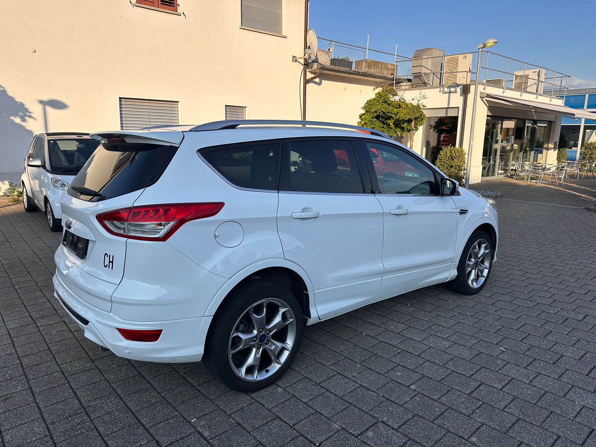 FORD Kuga 2.0 TDCi Titanium S 4WD PowerShift-image-3