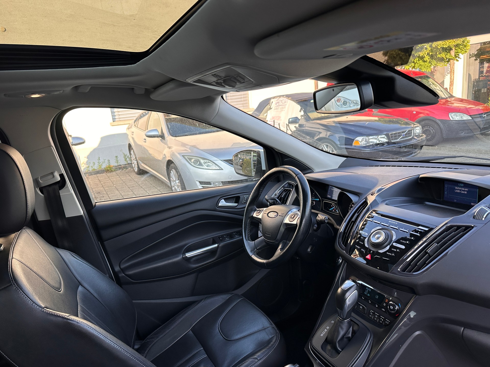 FORD Kuga 2.0 TDCi Titanium S 4WD PowerShift-image-15