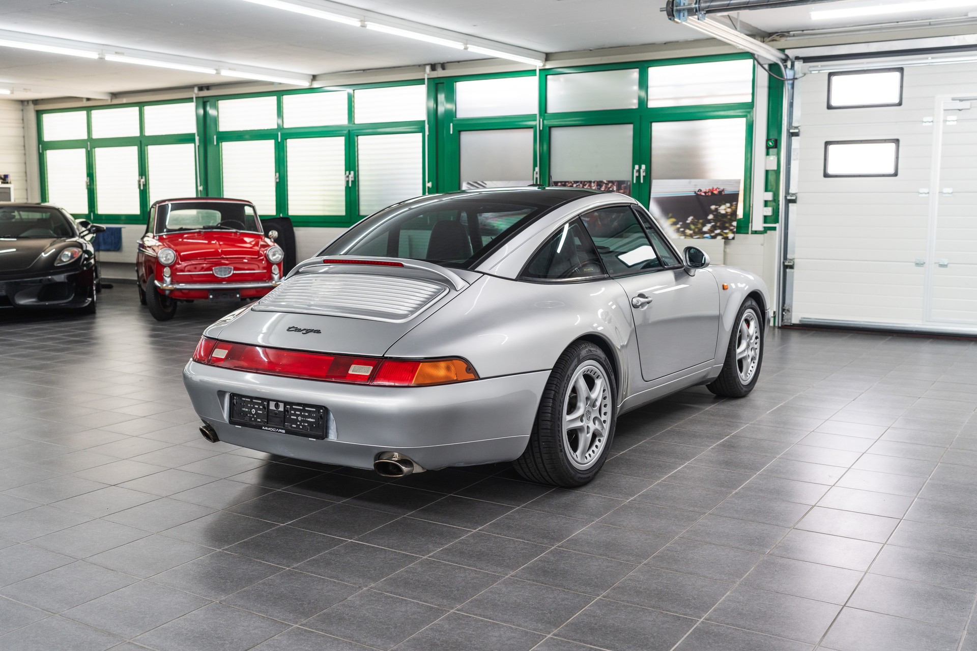 PORSCHE 911 Targa-image-6