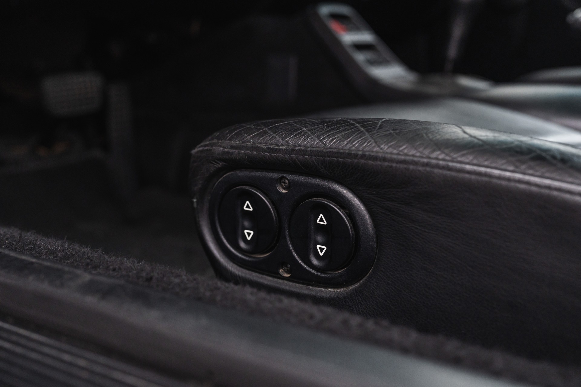 PORSCHE 911 Targa-image-14