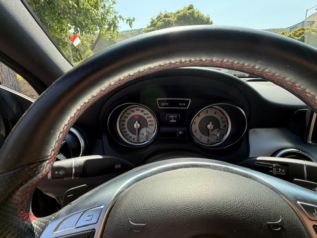 MERCEDES-BENZ CLA 200 AMG Line 7G-DCT-image-8