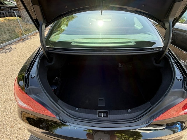MERCEDES-BENZ CLA 200 AMG Line 7G-DCT-image-7