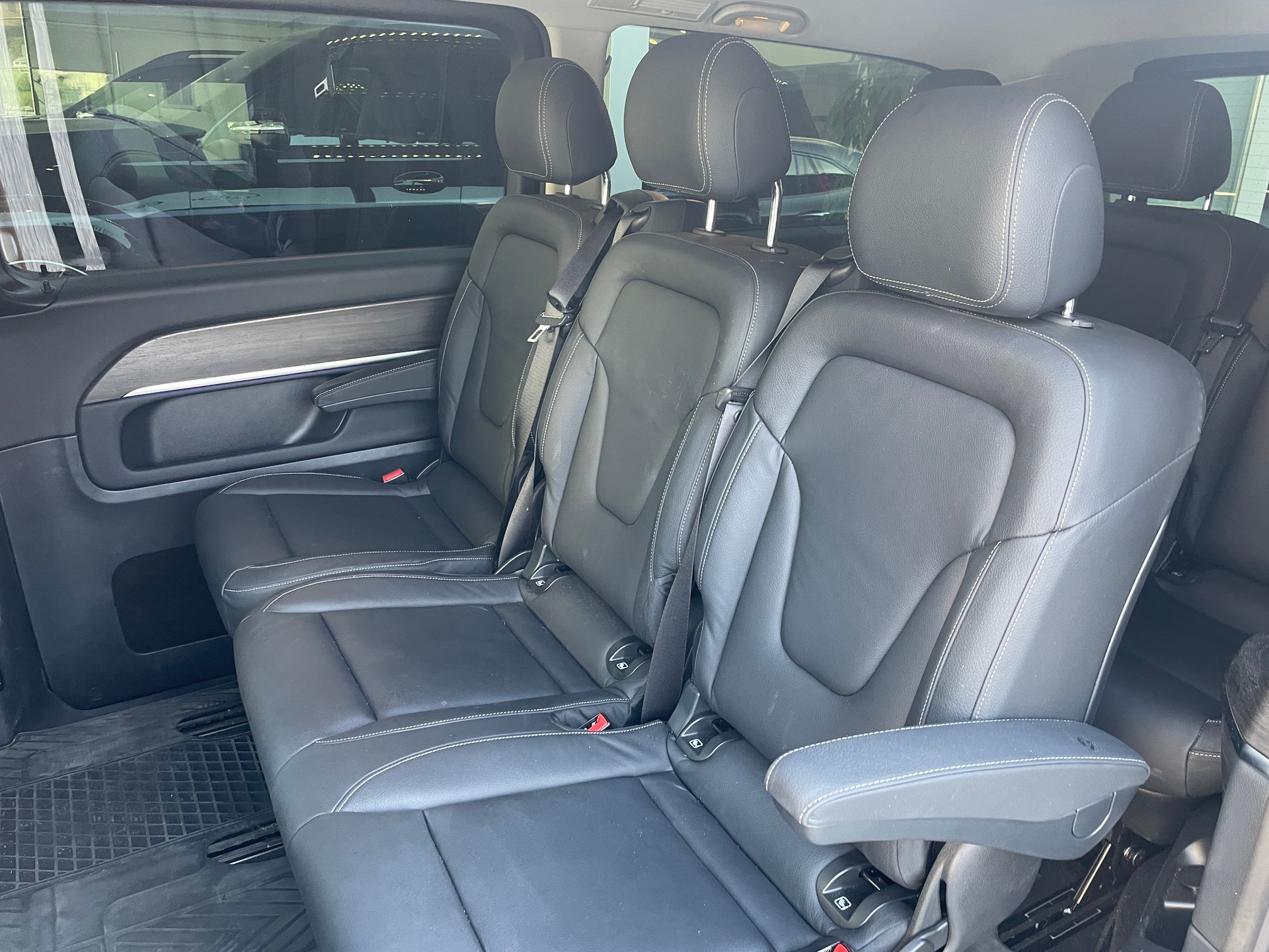 MERCEDES-BENZ V 300 d extralang 4Matic Avantgarde 9G-Tronic-image-10