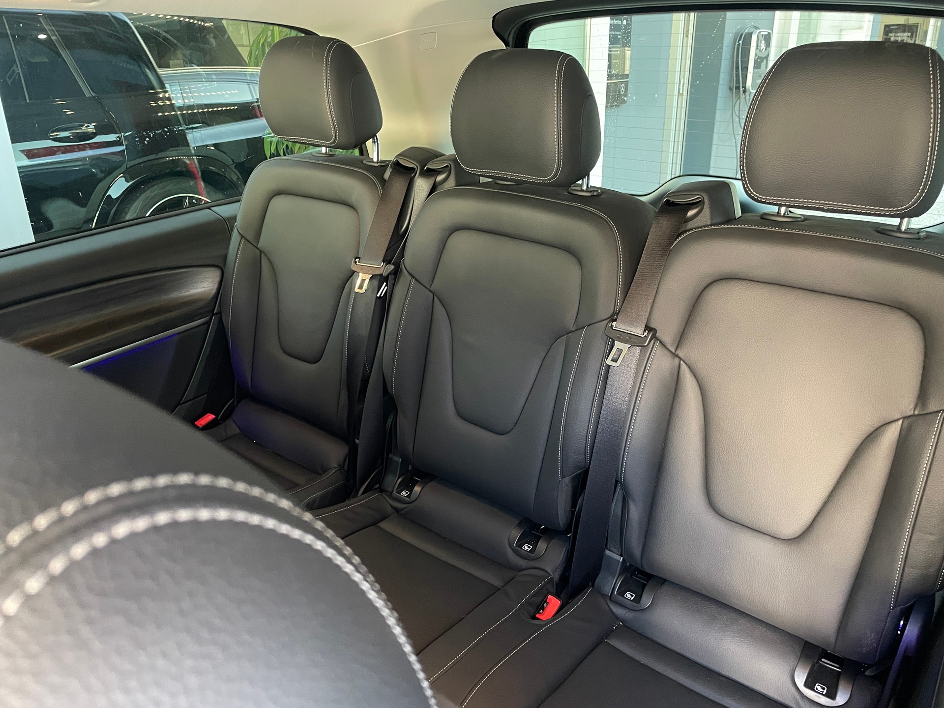MERCEDES-BENZ V 300 d extralang 4Matic Avantgarde 9G-Tronic-image-9